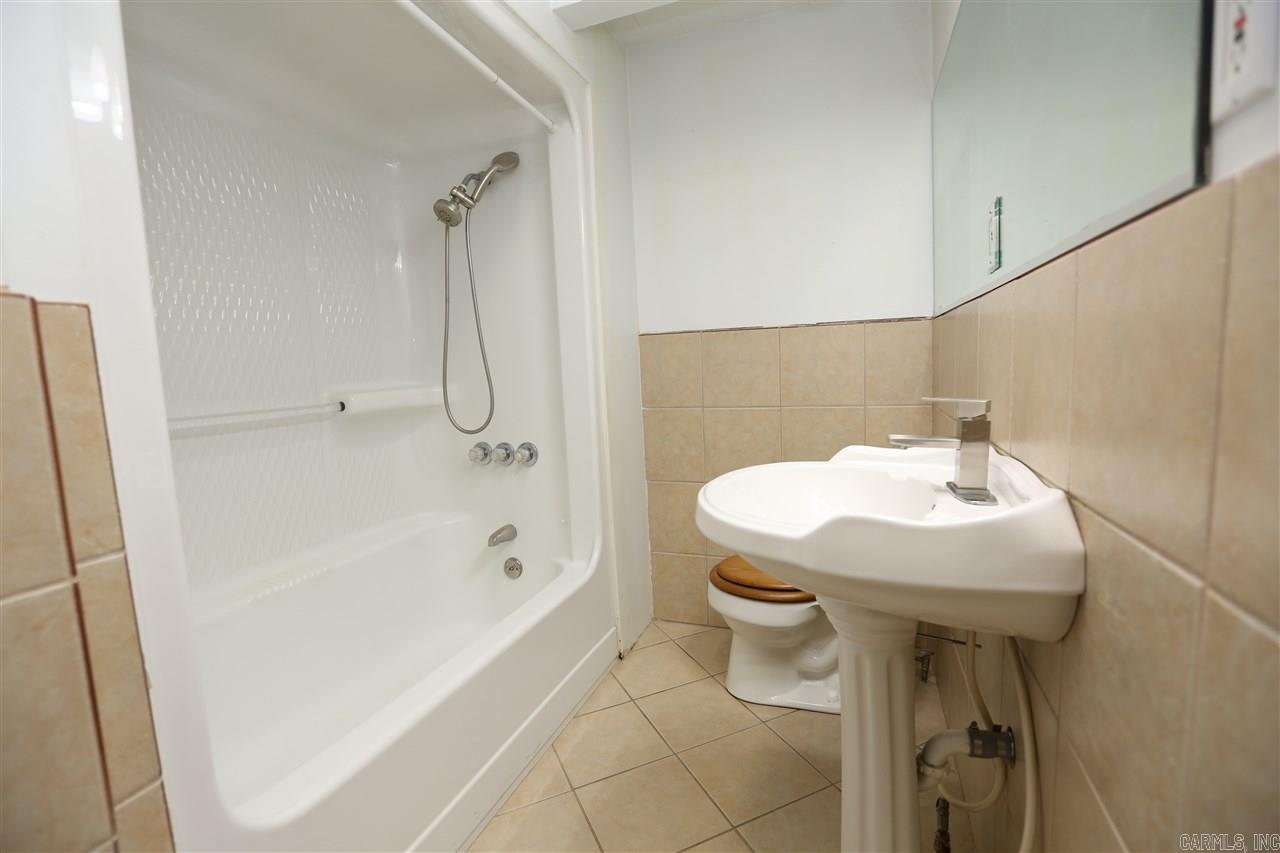 3711 W Markham Property Photo 19