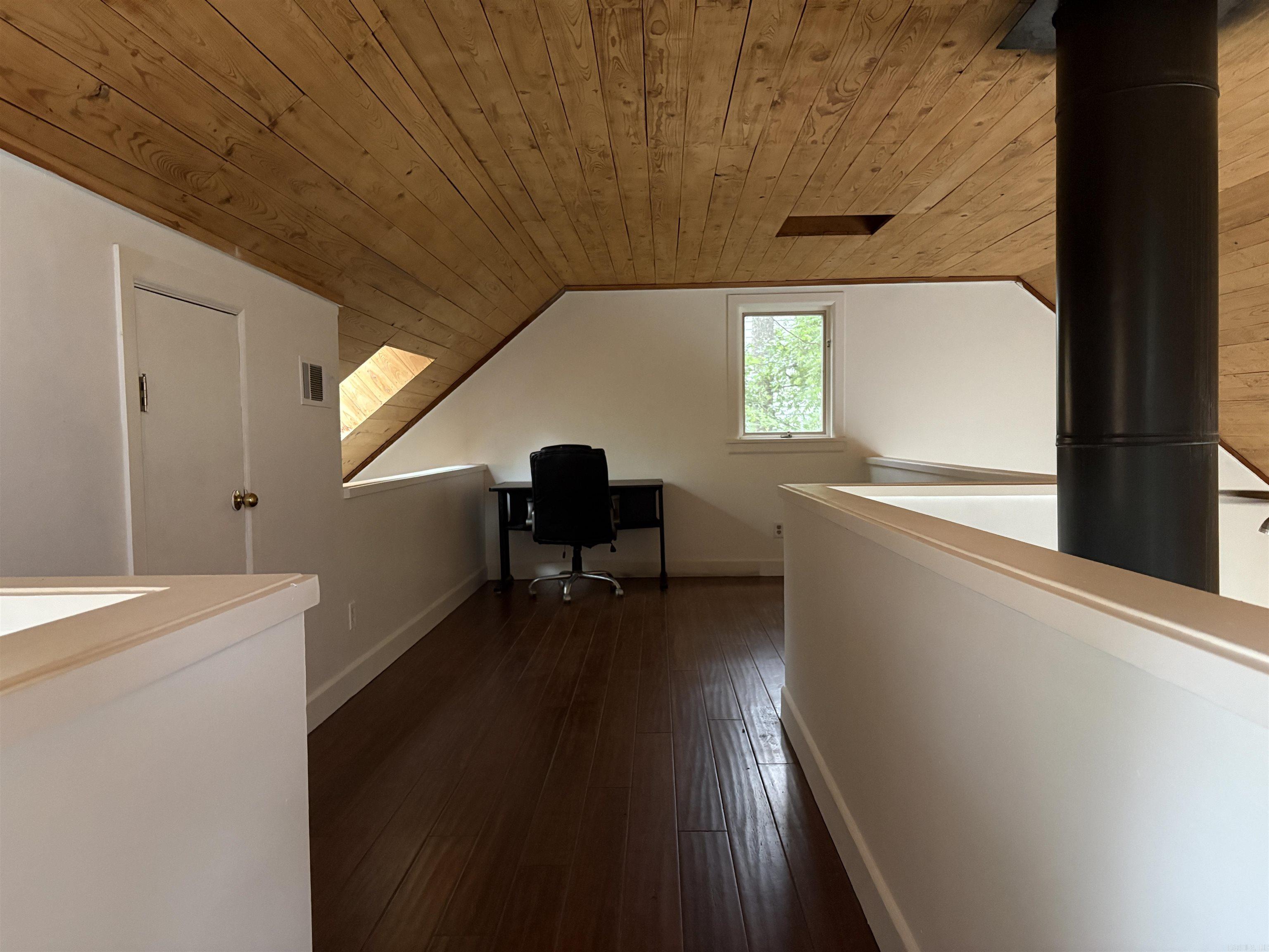 6011 Southwind Drive Property Photo 6