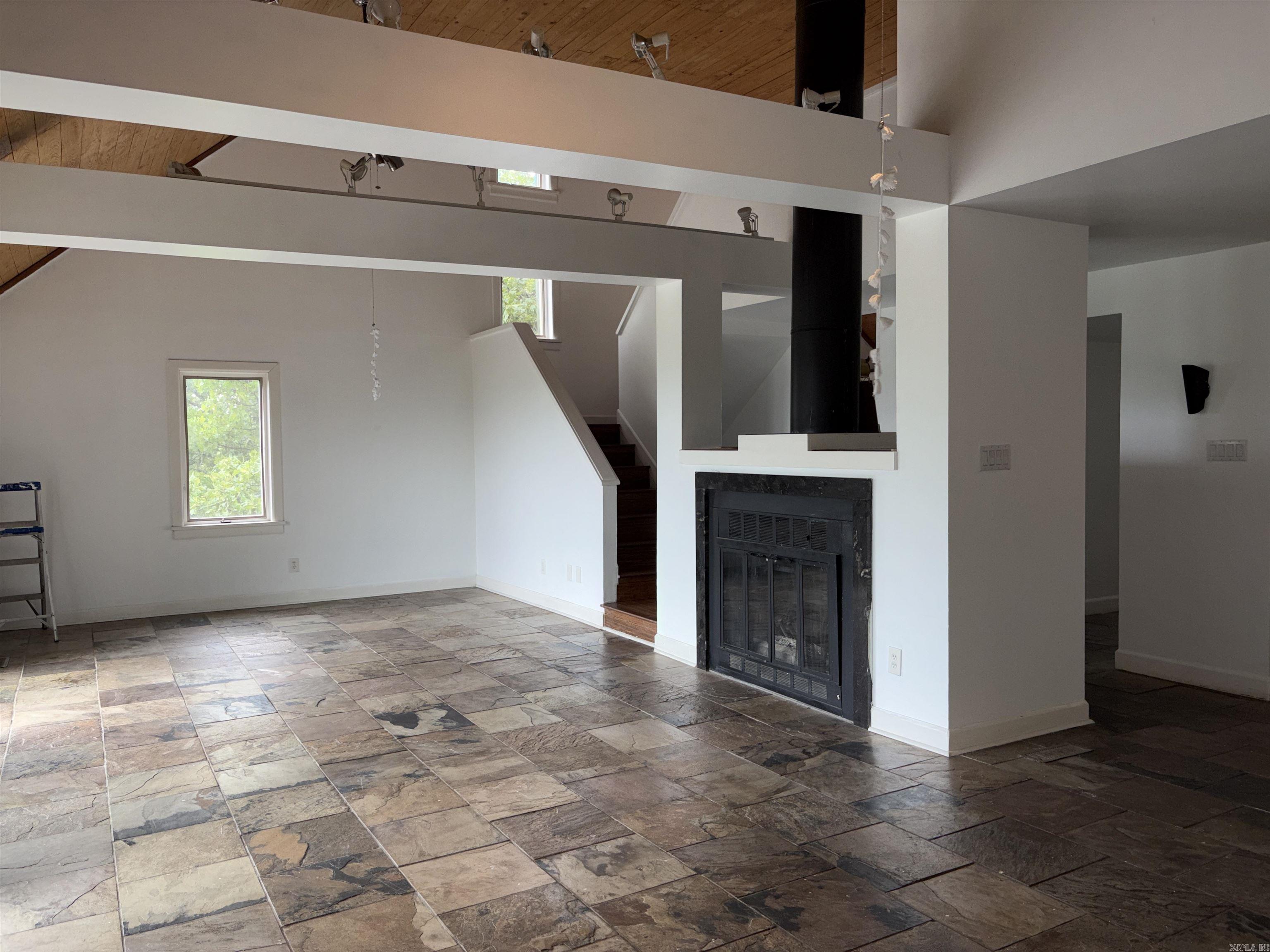 6011 Southwind Drive Property Photo 19