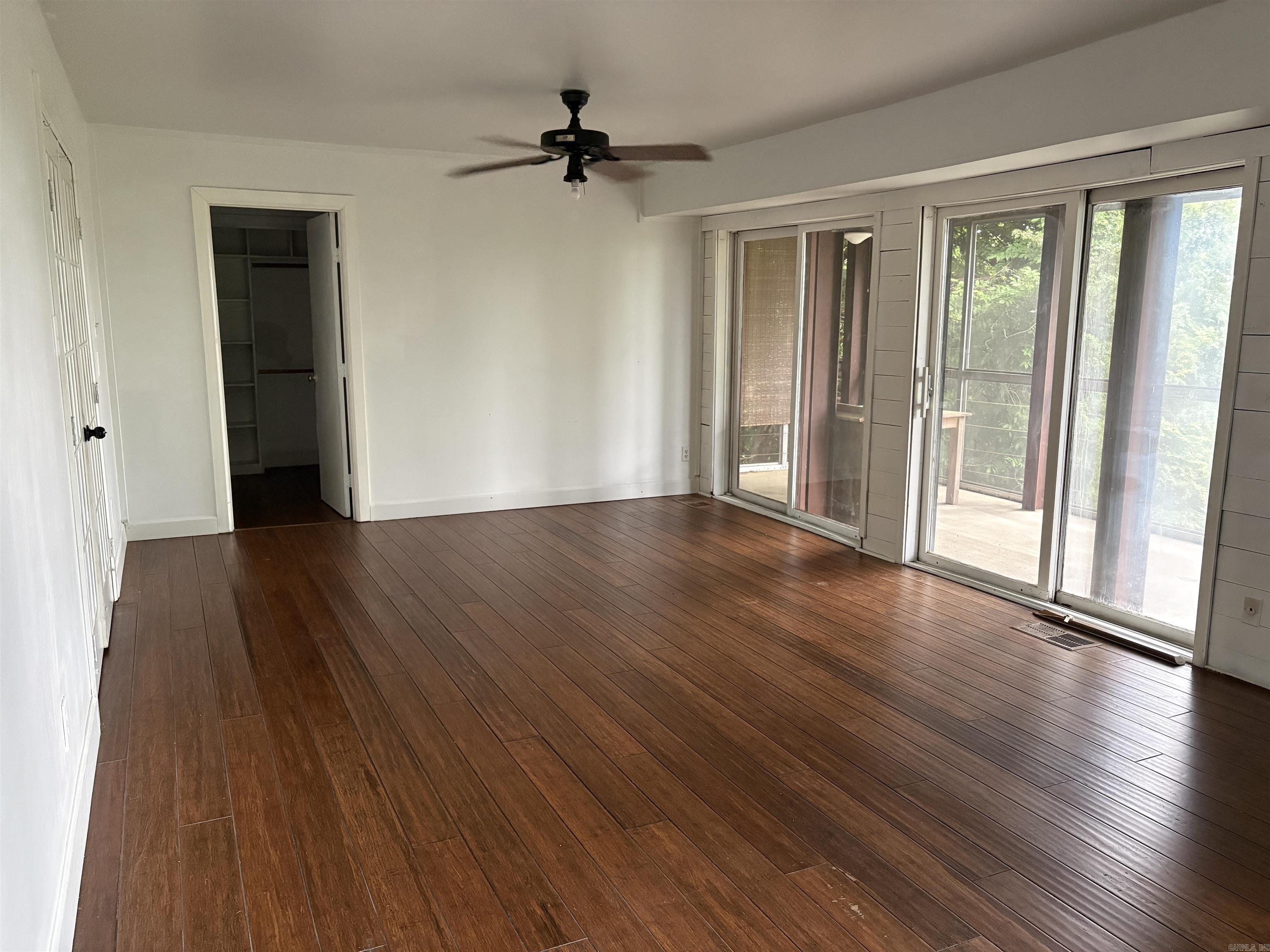 6011 Southwind Drive Property Photo 22