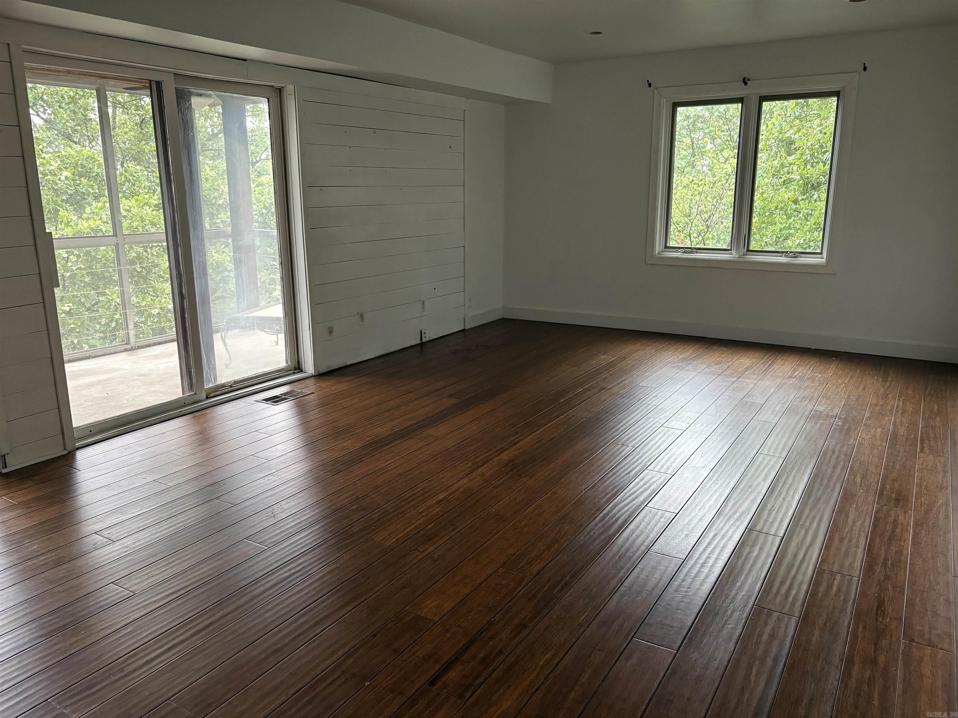 6011 Southwind Drive Property Photo 23