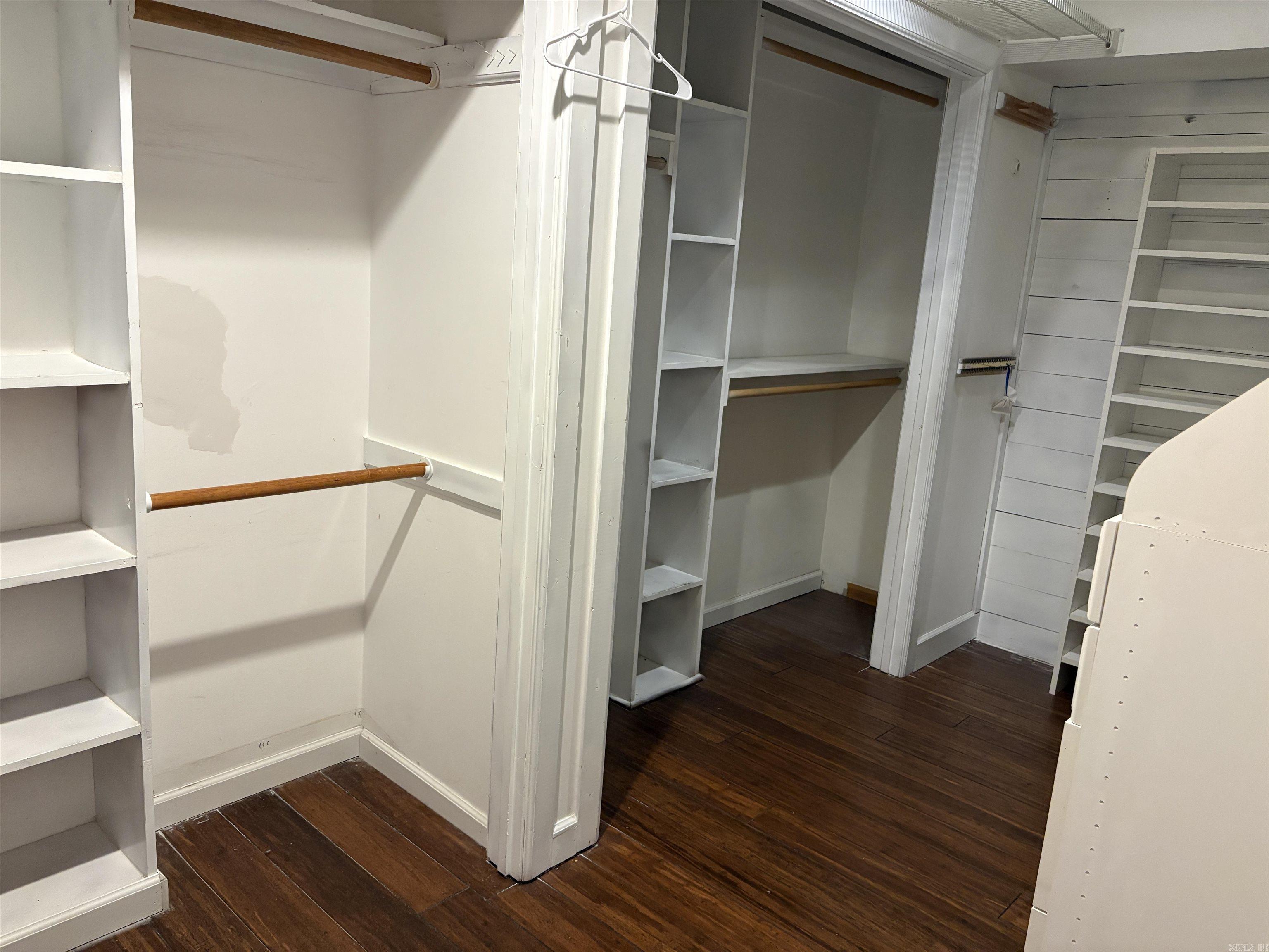 6011 Southwind Drive Property Photo 24