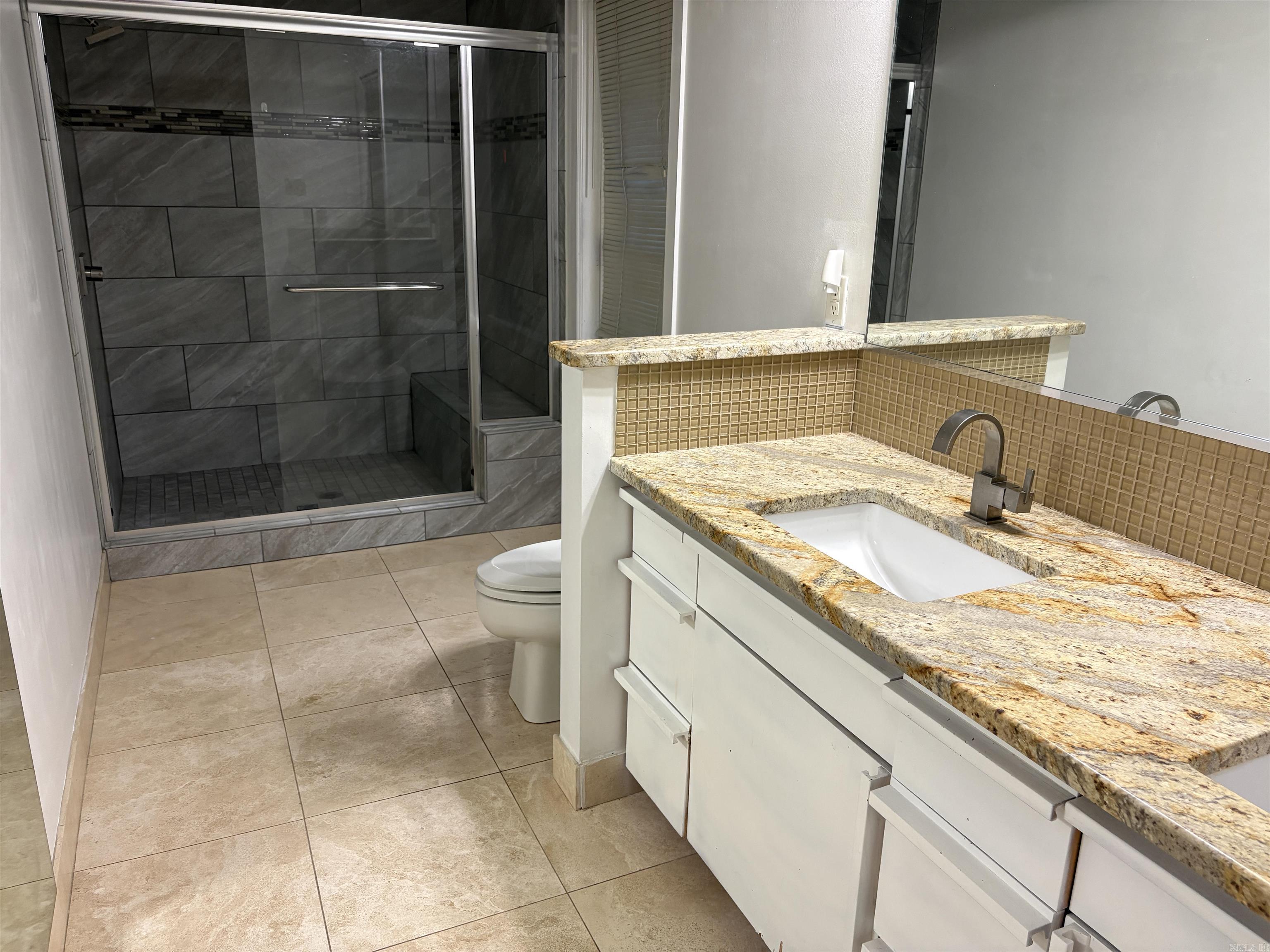 6011 Southwind Drive Property Photo 26