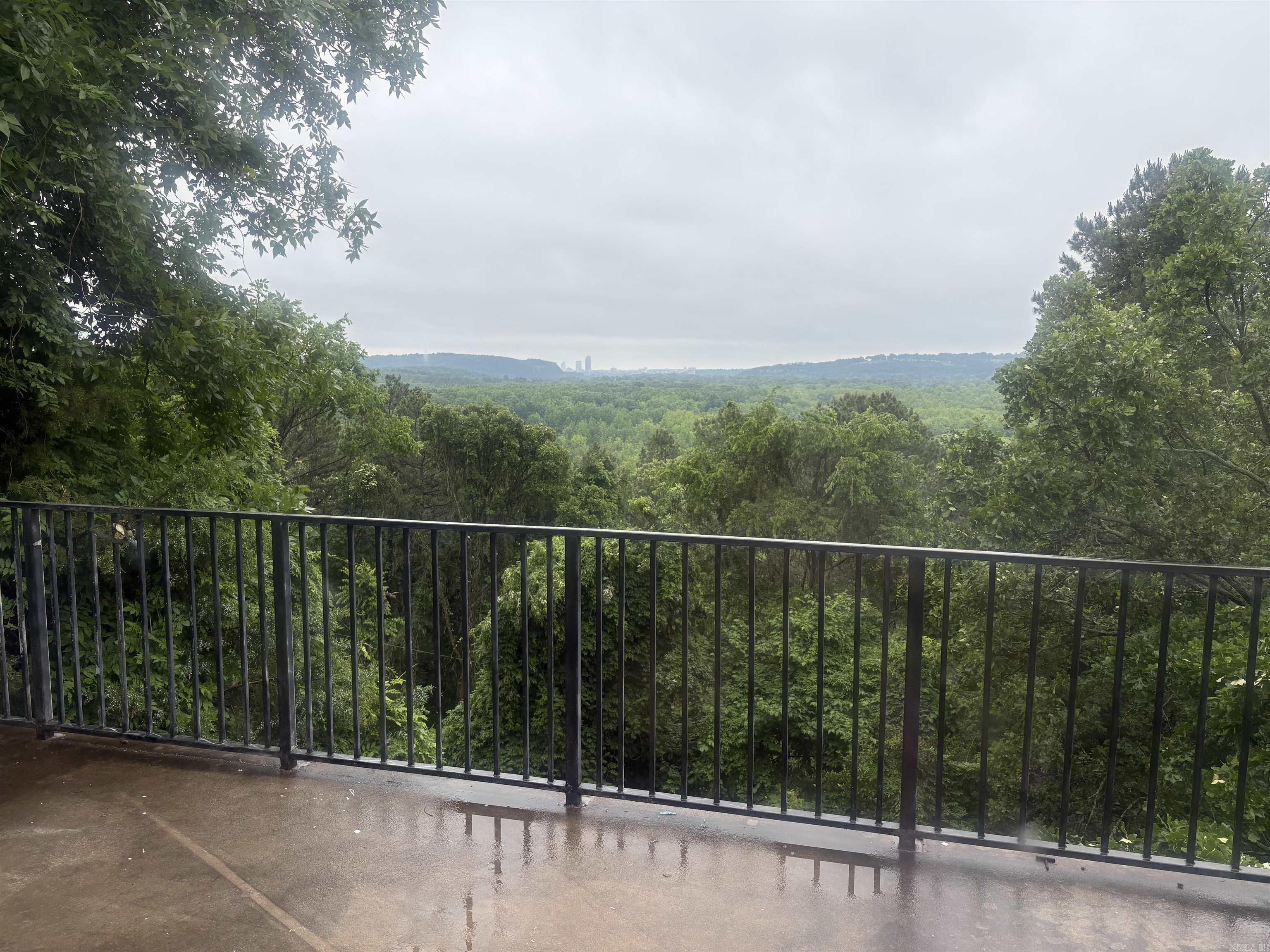 6011 Southwind Drive Property Photo 35