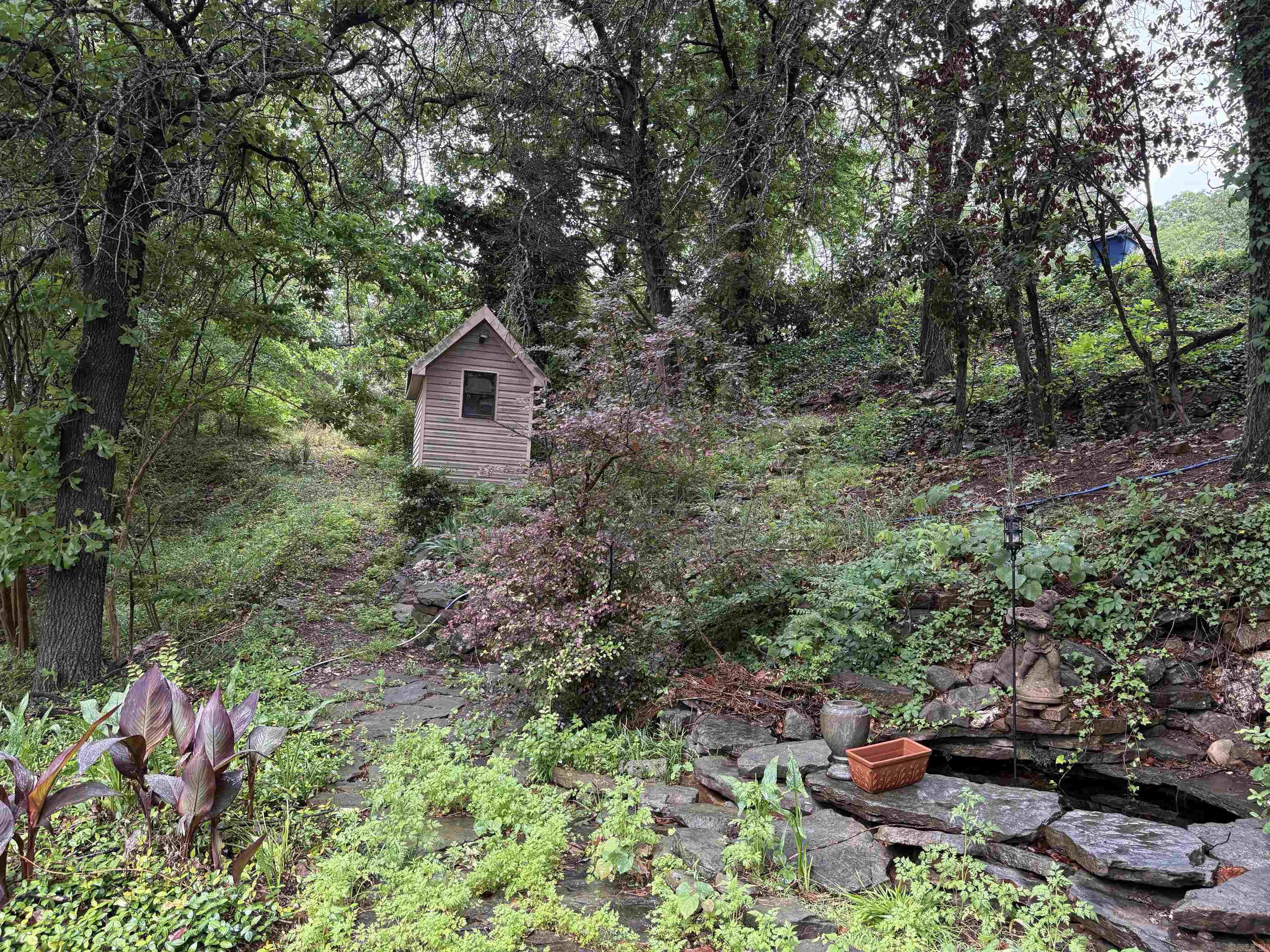 6011 Southwind Drive Property Photo 37