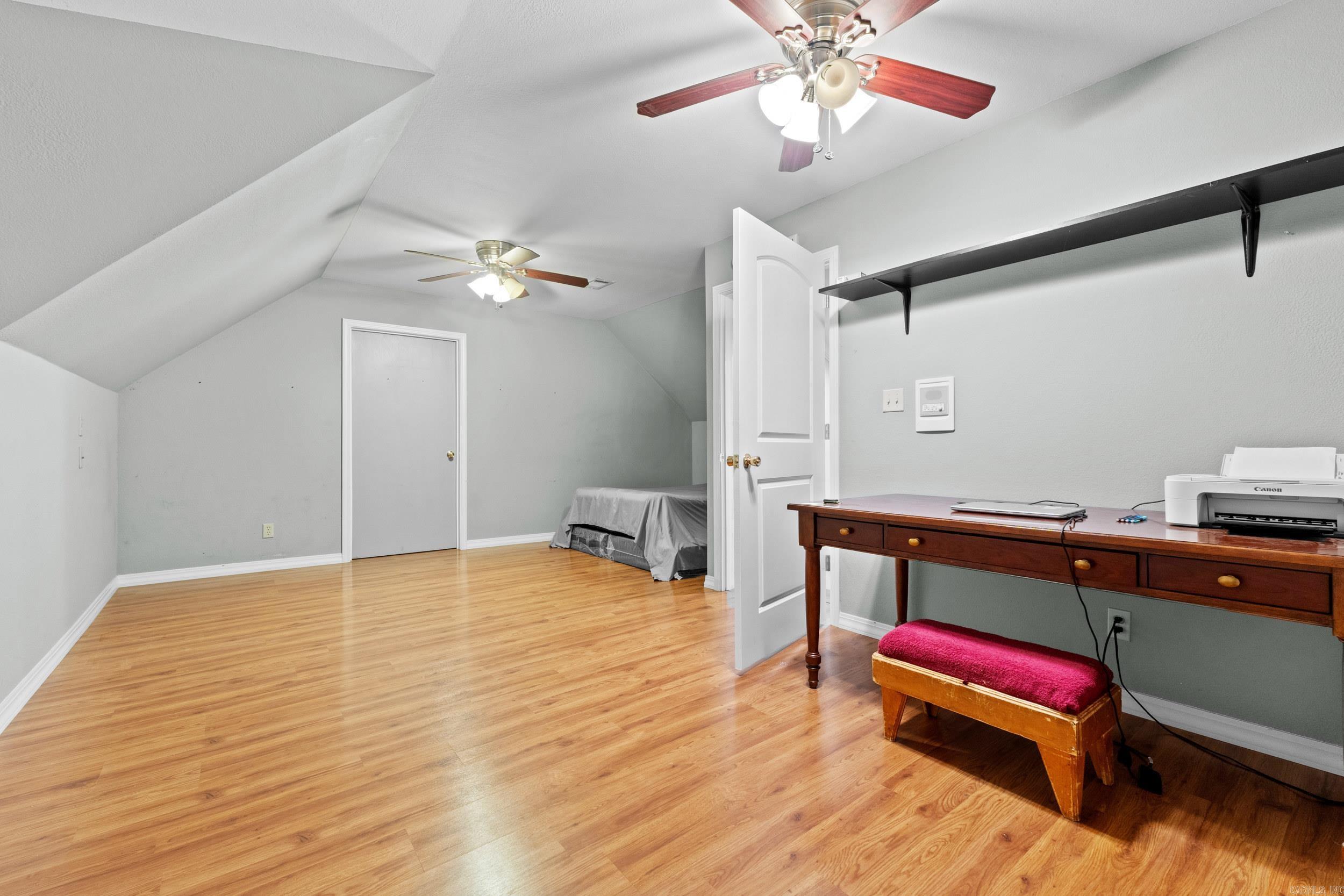 731 Carter St Property Photo 33