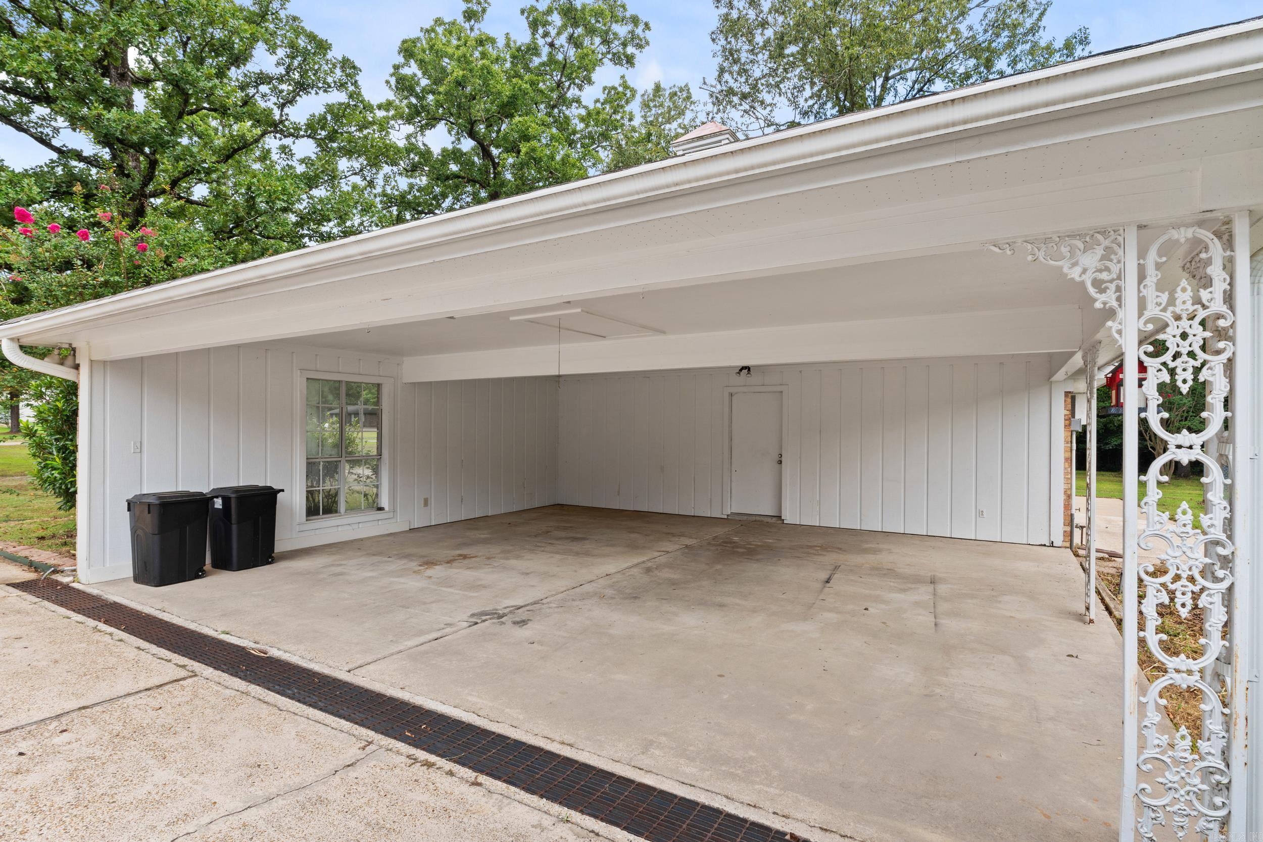 731 Carter St Property Photo 37
