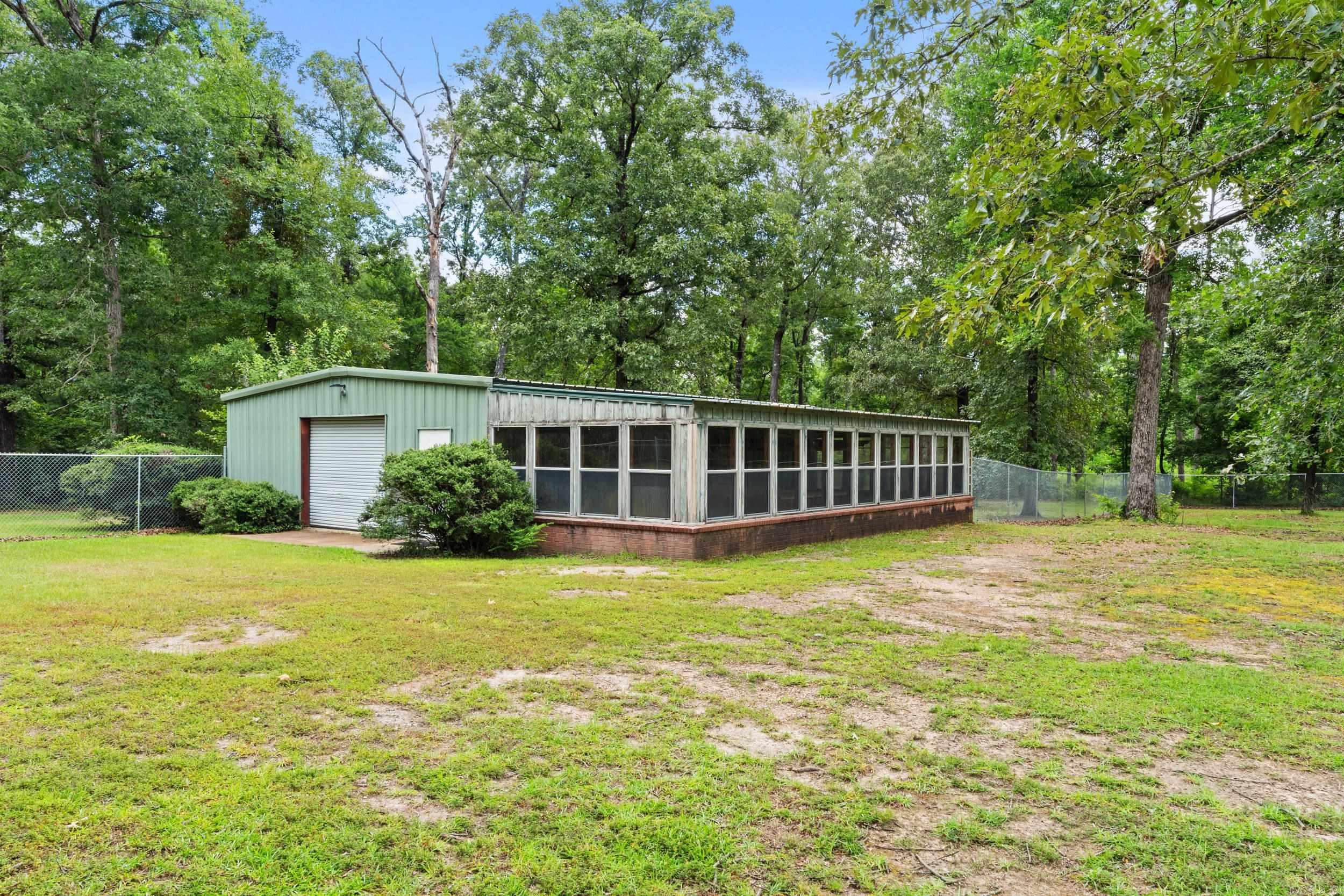 731 Carter St Property Photo 42