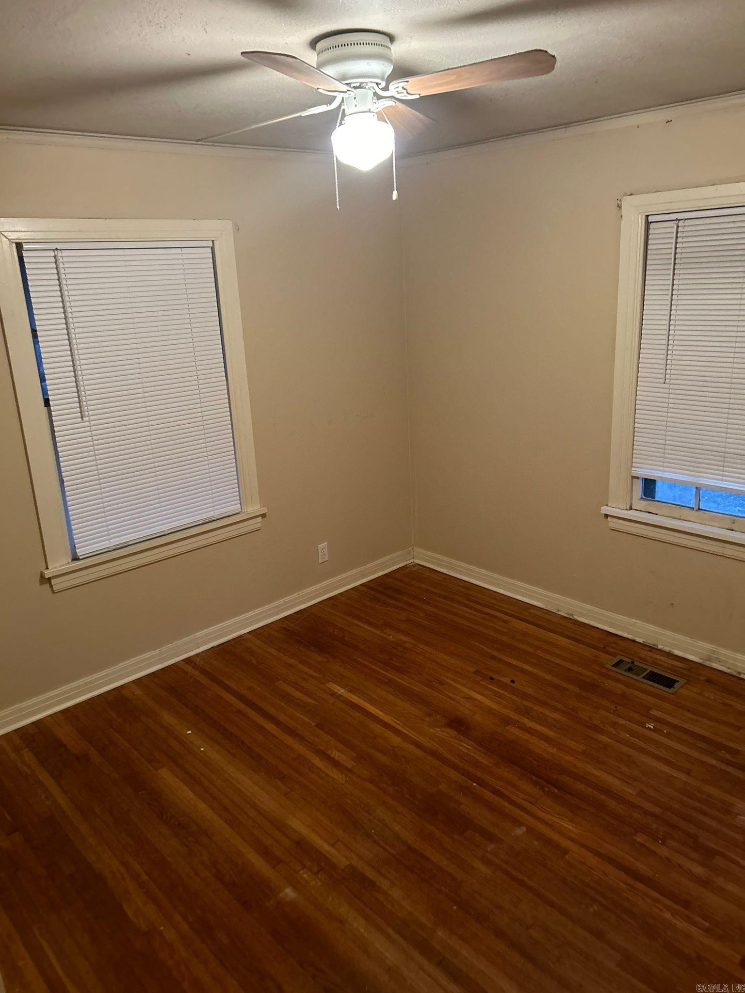 4512 Rogers St Street Property Photo 4