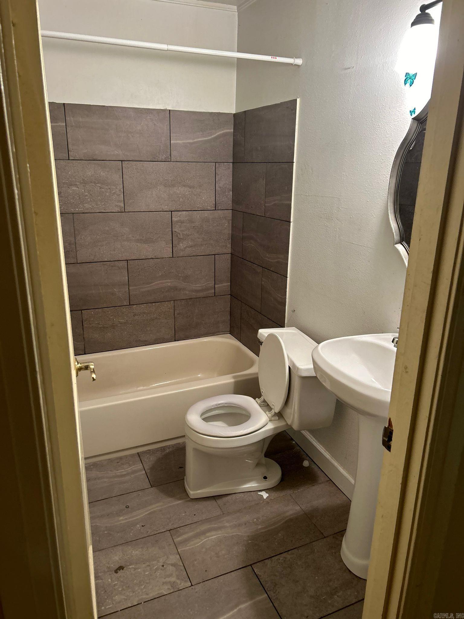 4512 Rogers St Street Property Photo 7