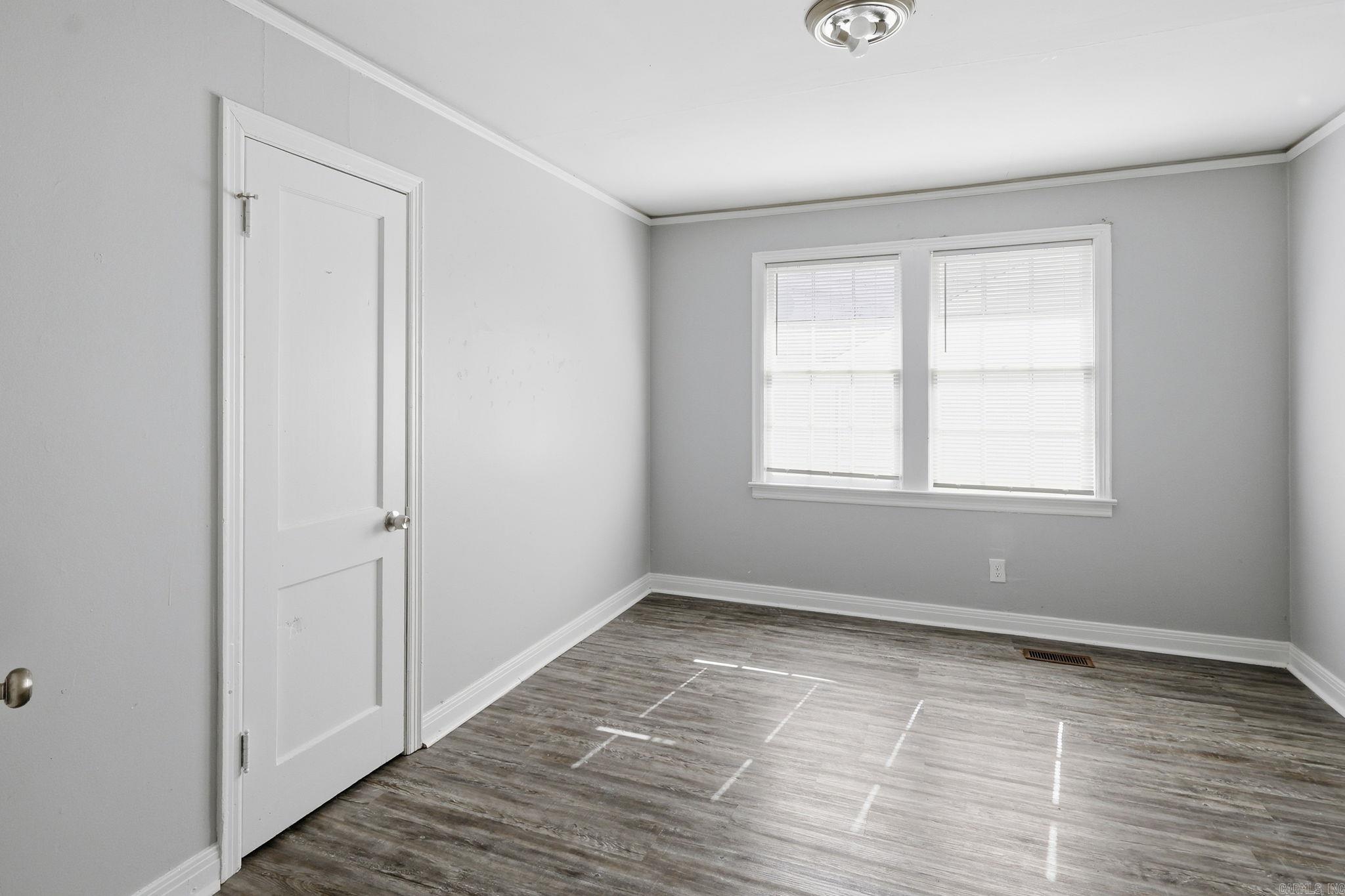 1814 Moss Street Property Photo 3