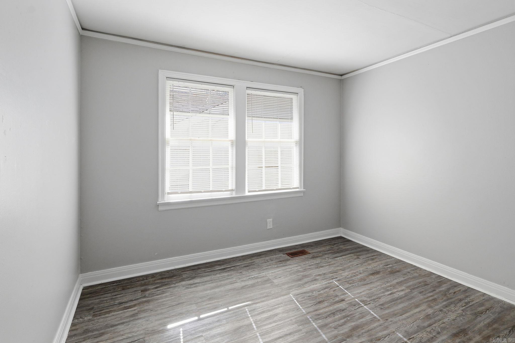 1814 Moss Street Property Photo 4
