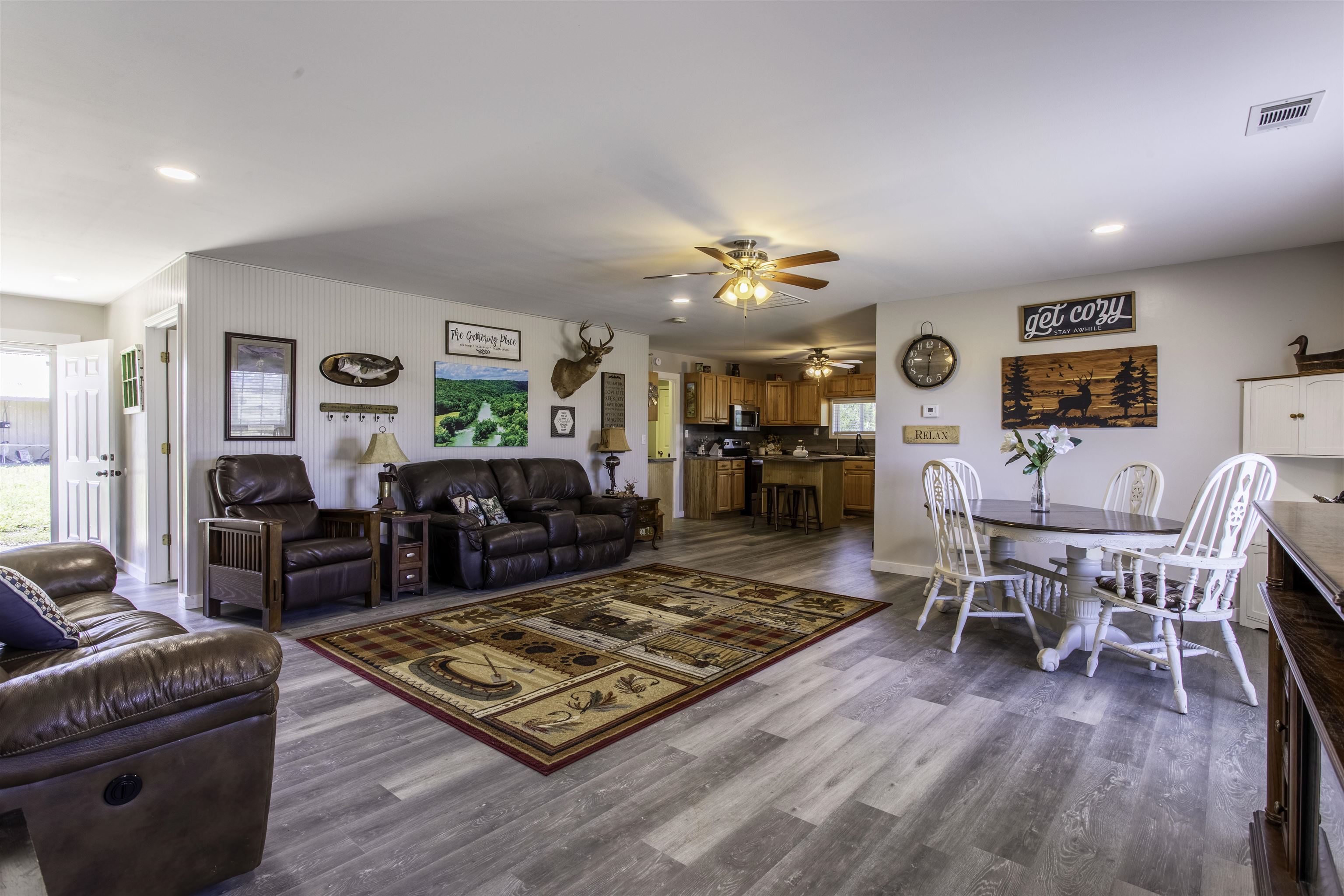 9 & 15 Pear Tree Lane Property Photo 6