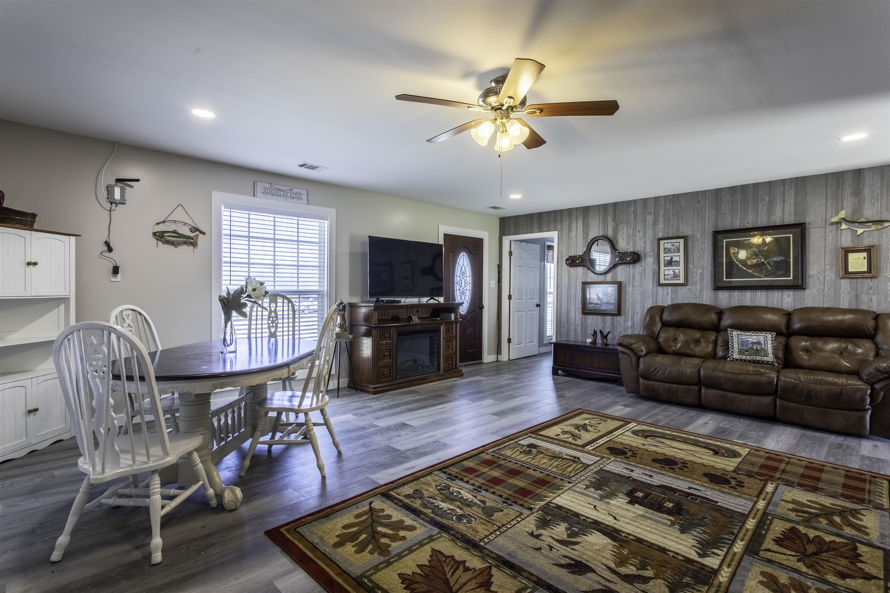 9 & 15 Pear Tree Lane Property Photo 8