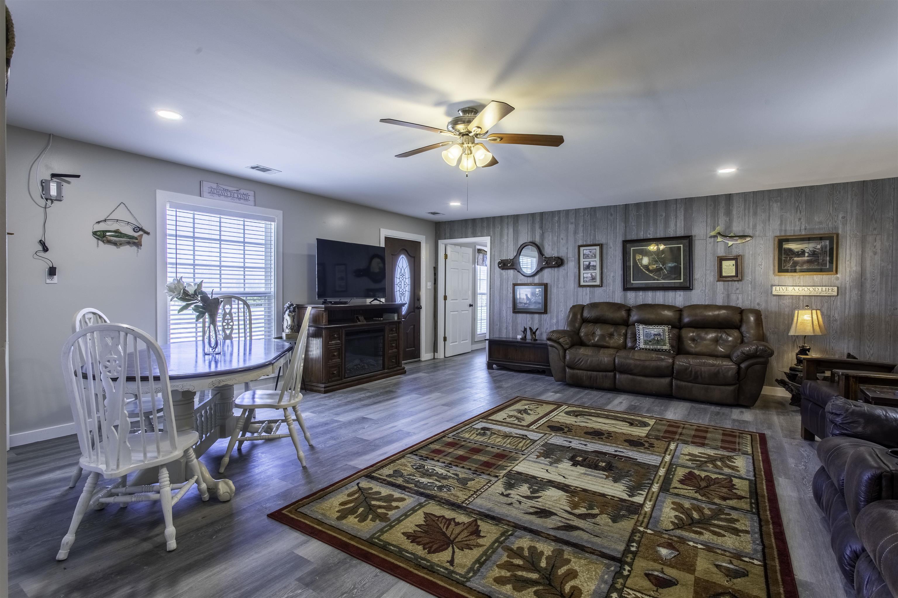 9 & 15 Pear Tree Lane Property Photo 11