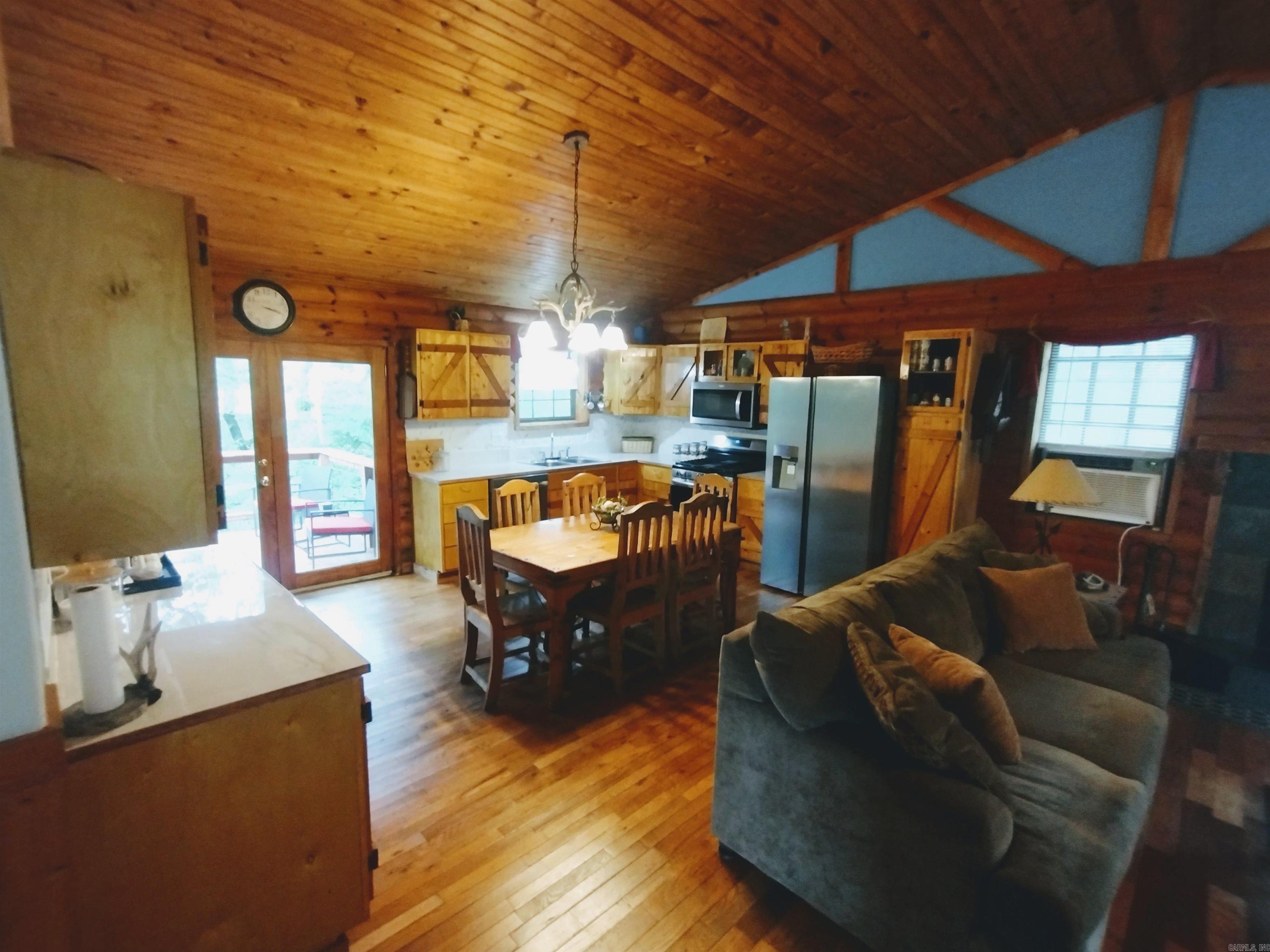 300 Arrow Head Property Photo 9