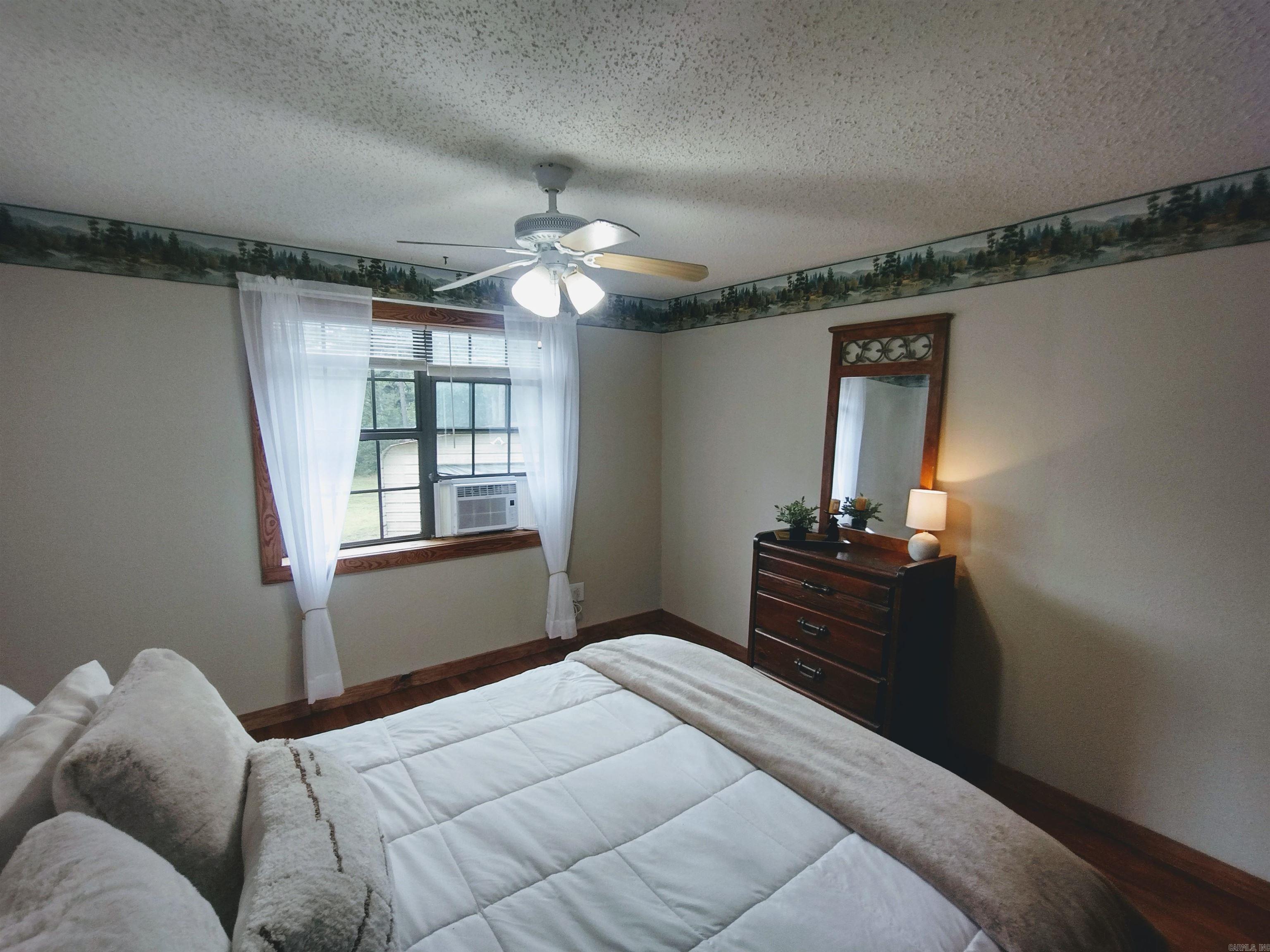 300 Arrow Head Property Photo 13