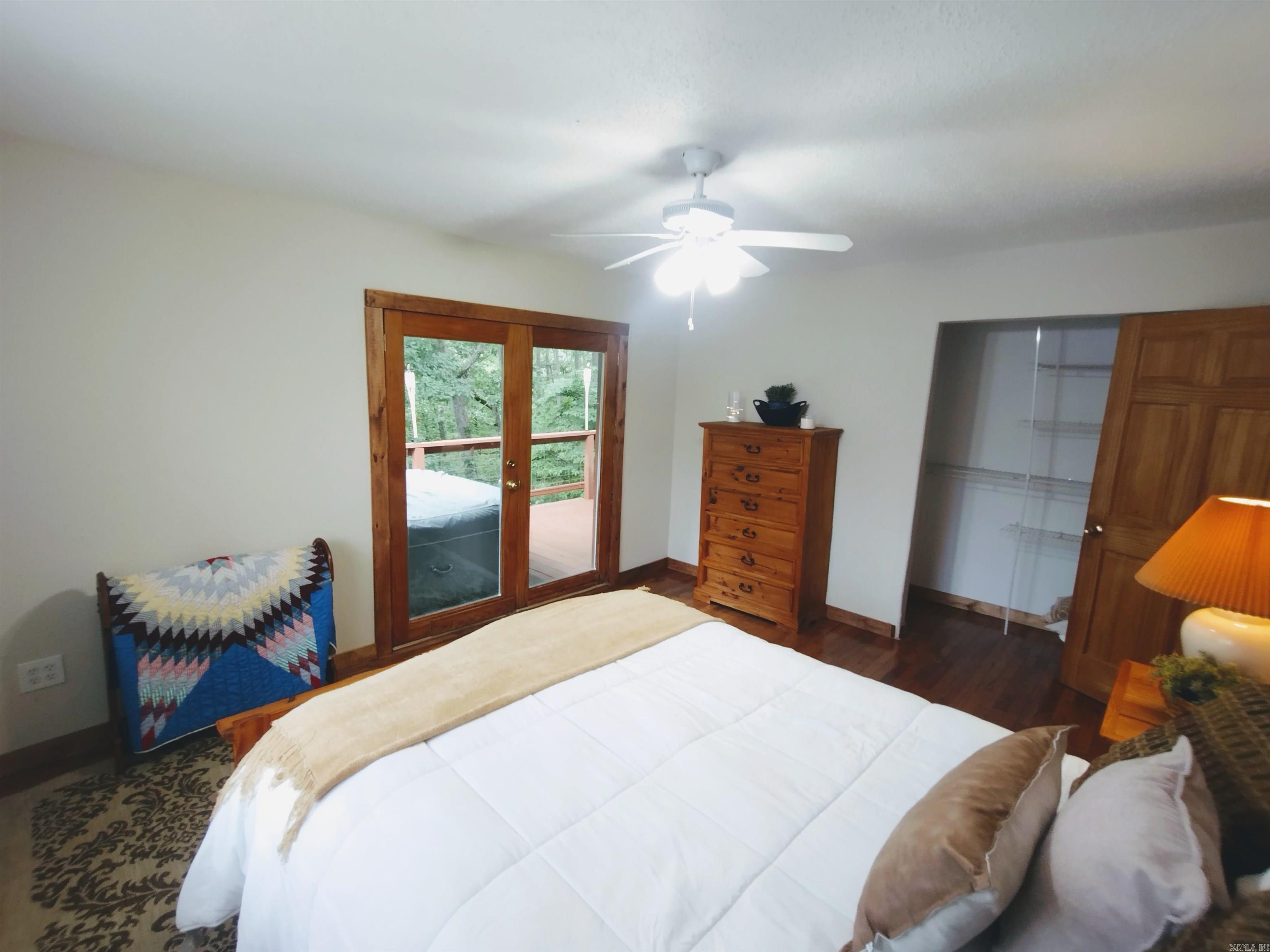 300 Arrow Head Property Photo 17