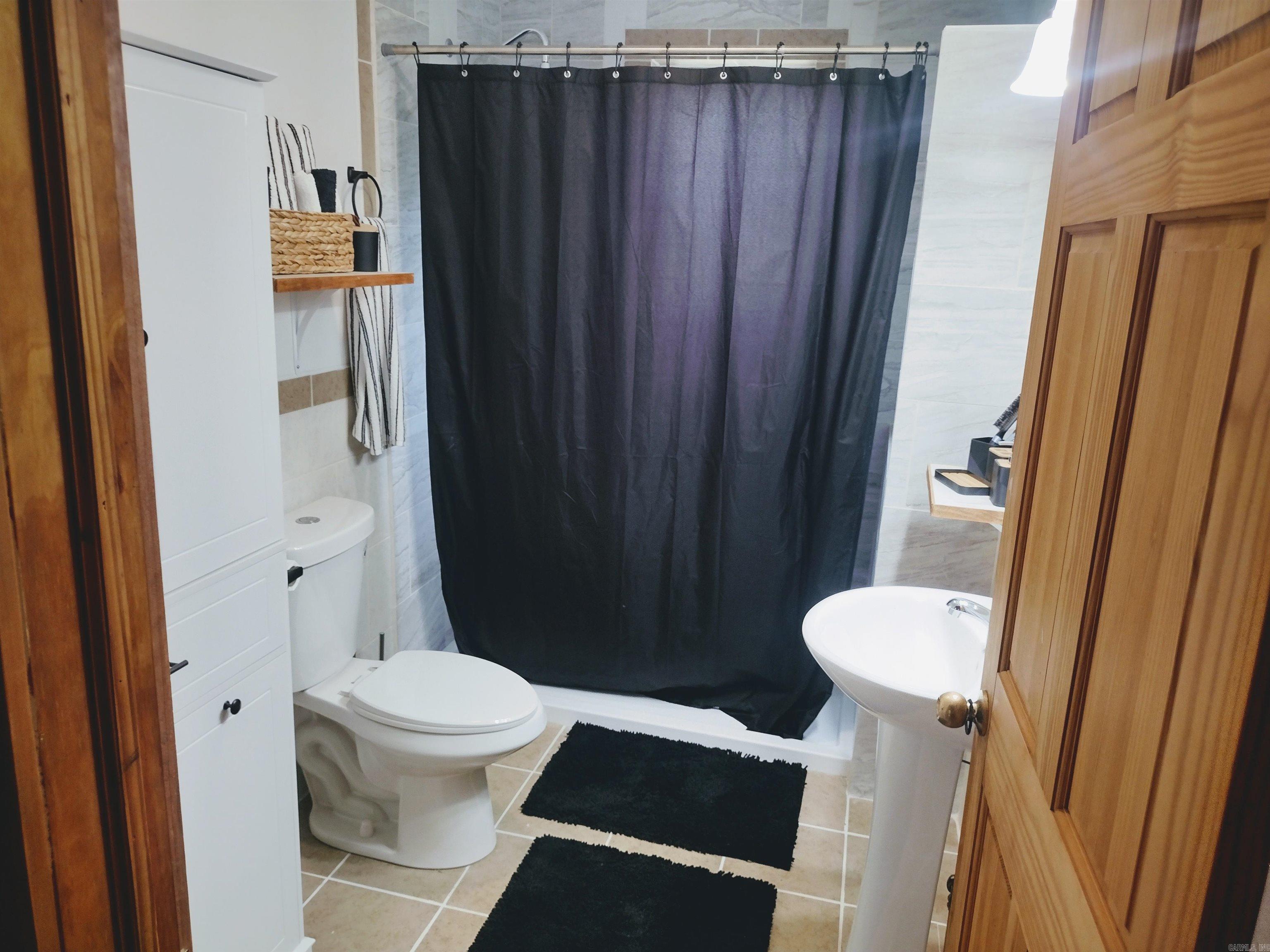 300 Arrow Head Property Photo 26