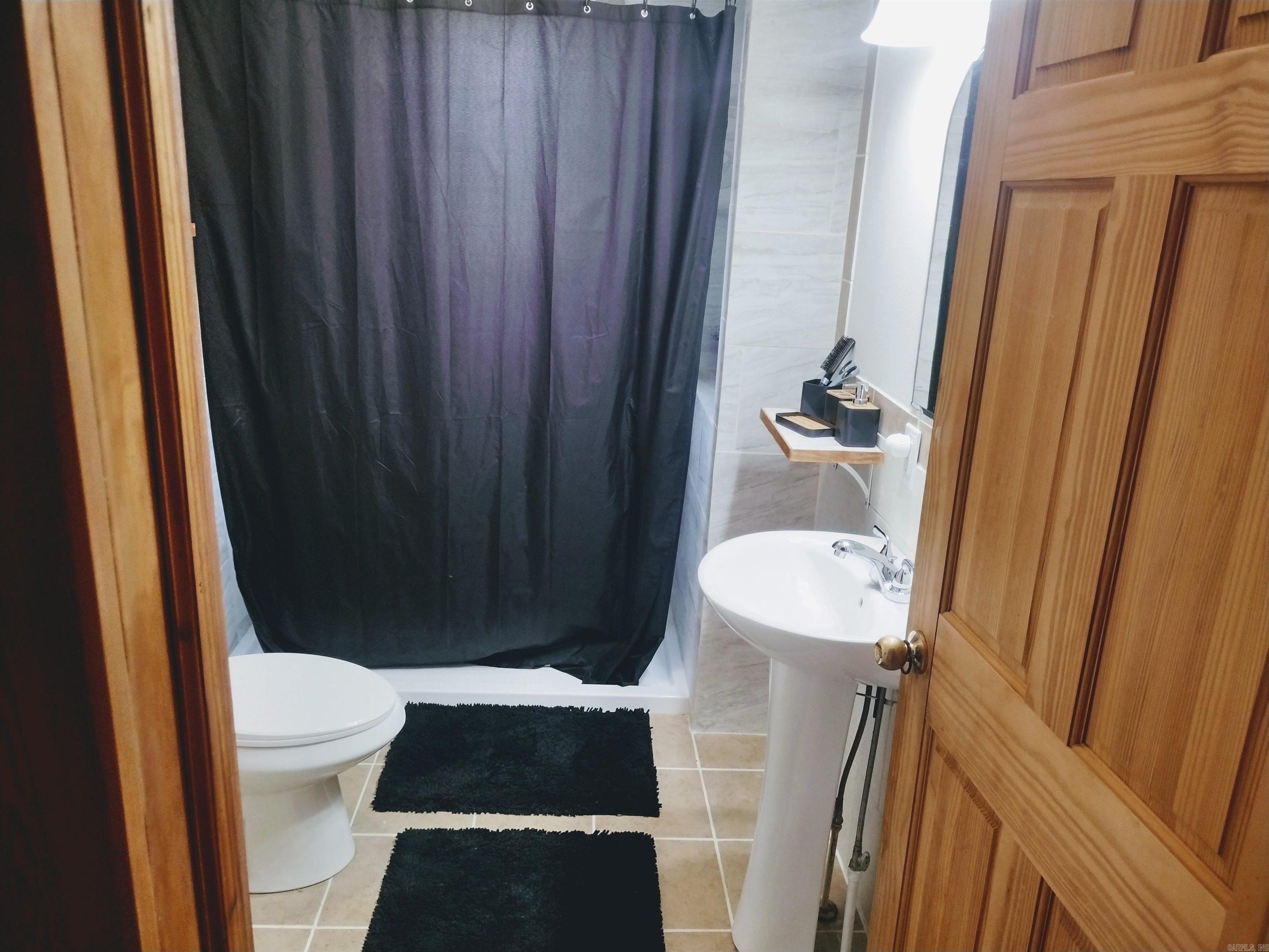 300 Arrow Head Property Photo 27