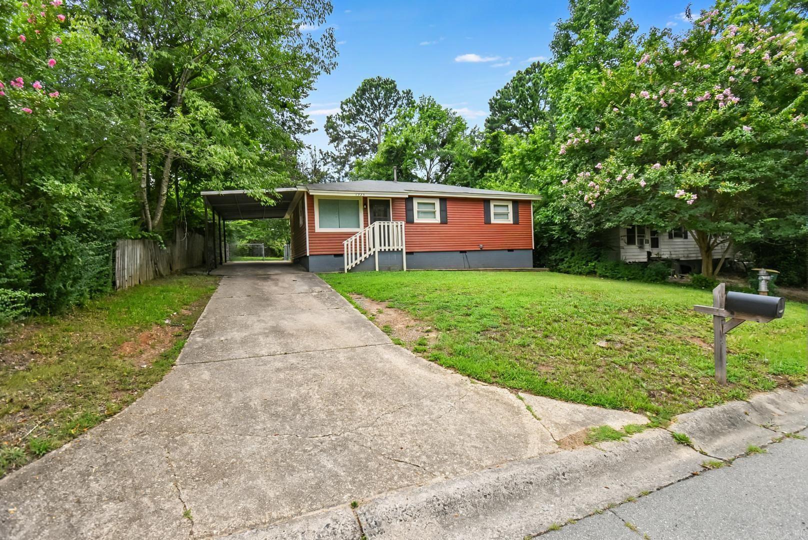 7325 Twin Oaks Road Property Photo 1