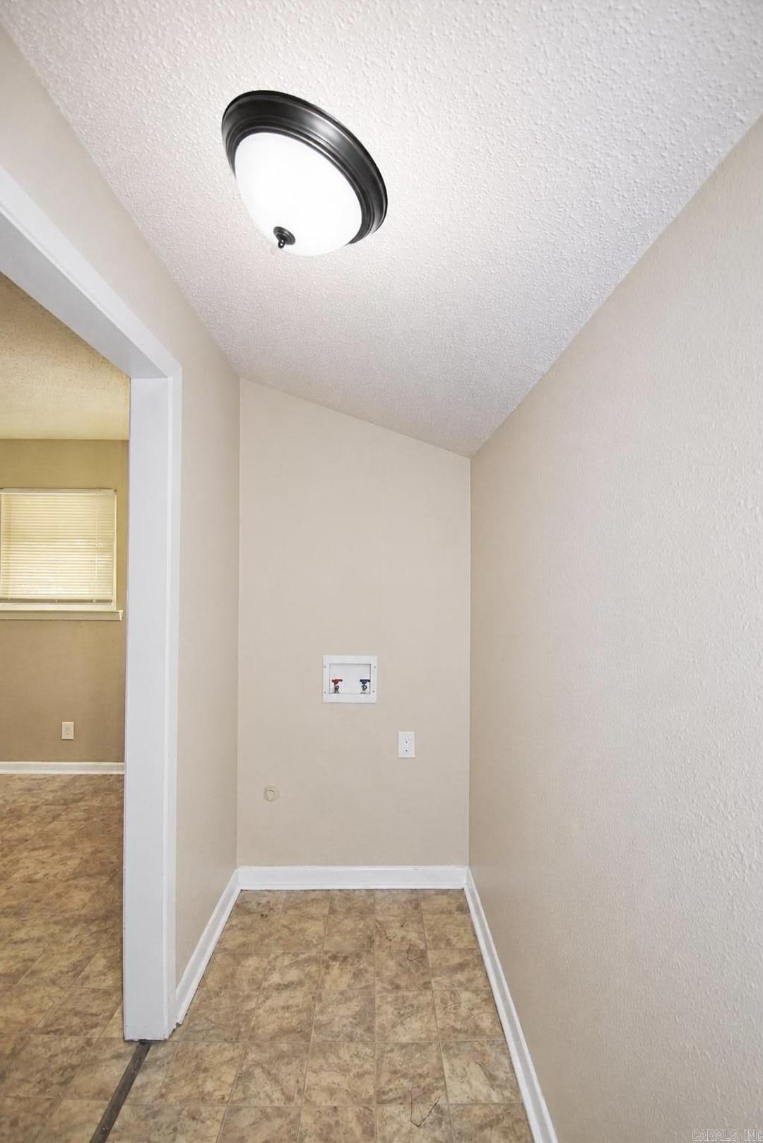 7325 Twin Oaks Road Property Photo 10