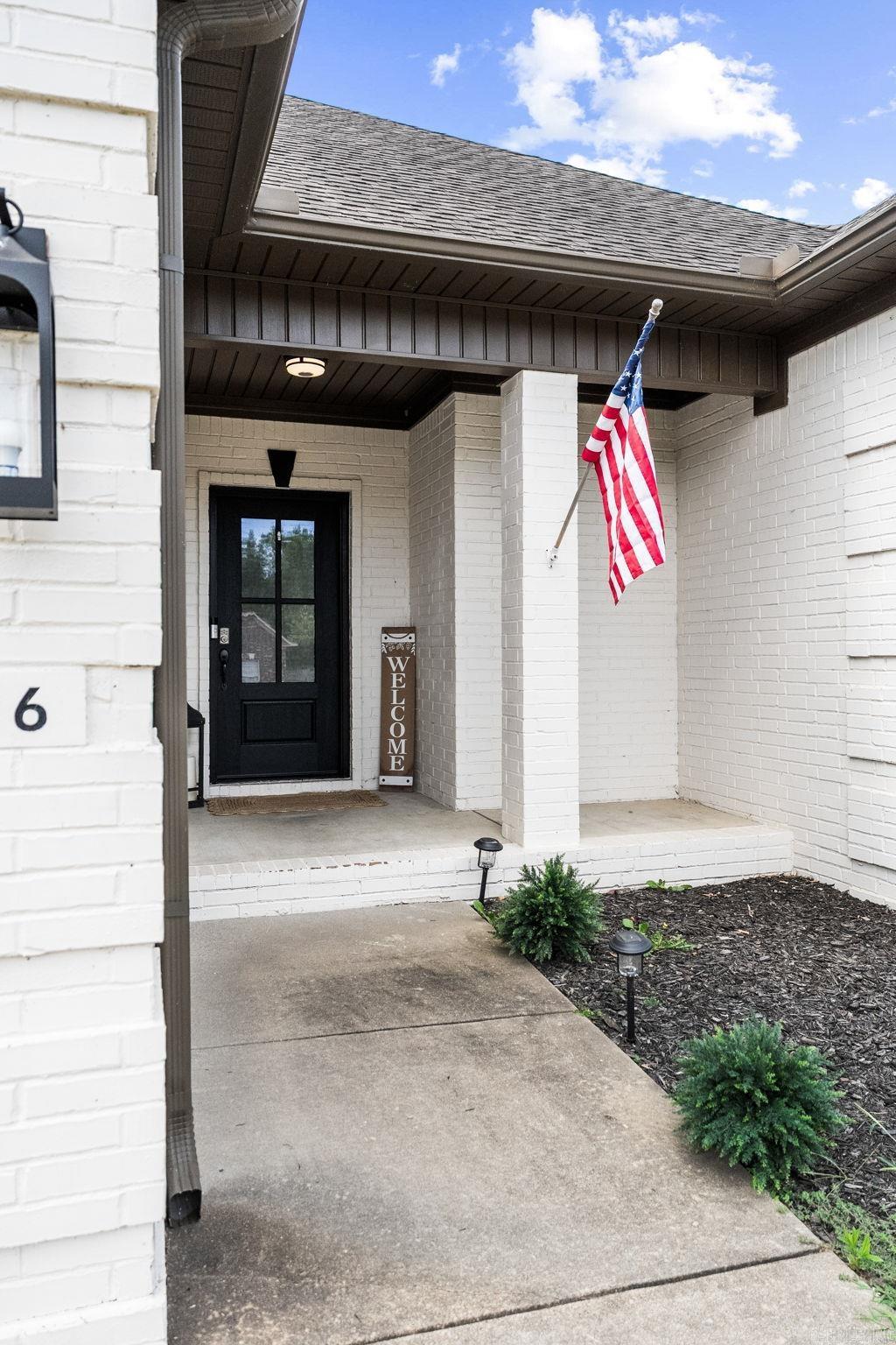16 Oak Tree Circle Property Photo 2