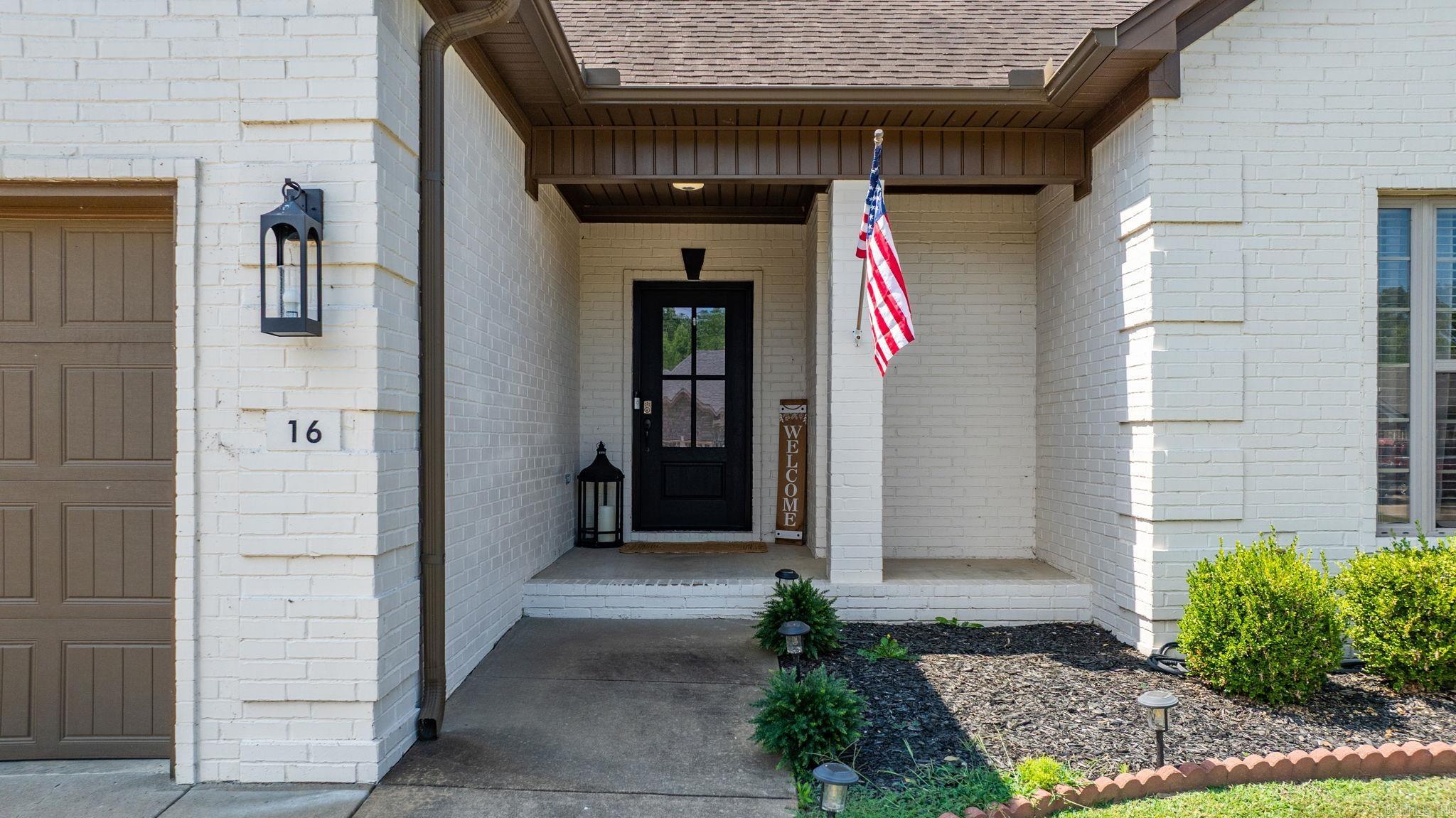 16 Oak Tree Circle Property Photo 3