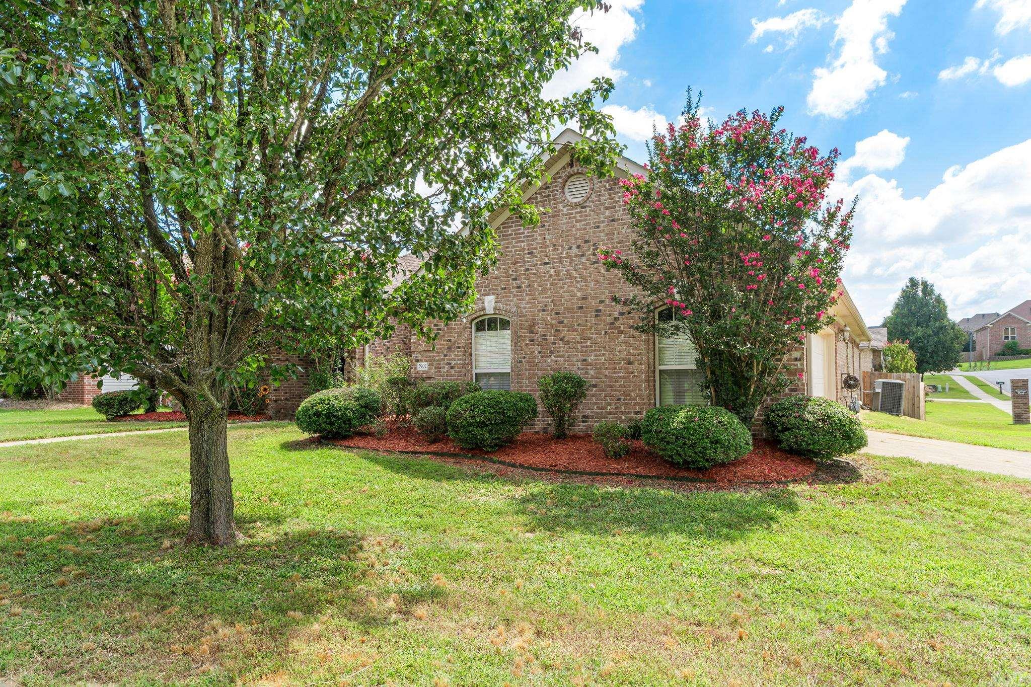 2902 Millbrook Drive Property Photo 3