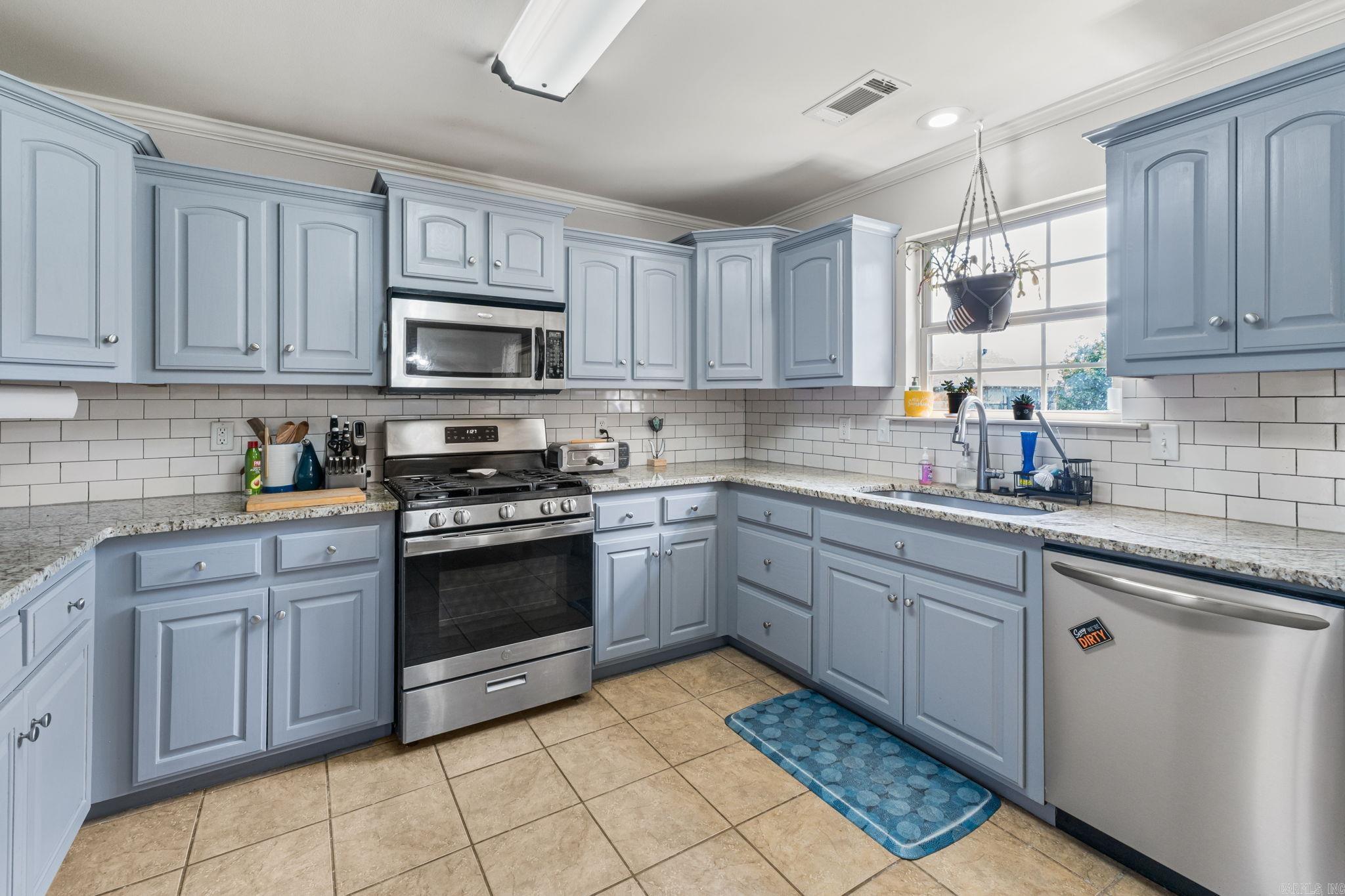 2902 Millbrook Drive Property Photo 13