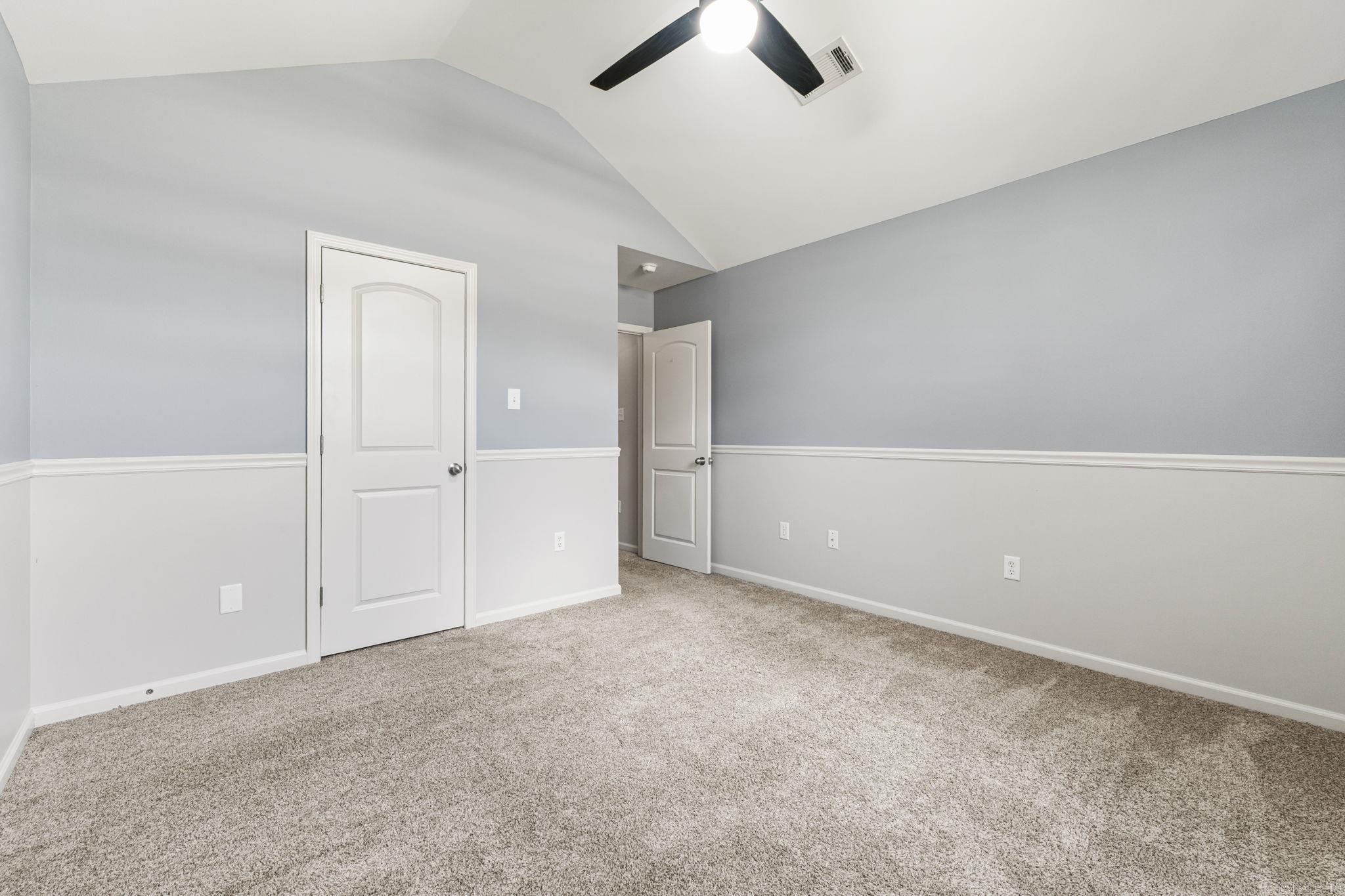 2902 Millbrook Drive Property Photo 32