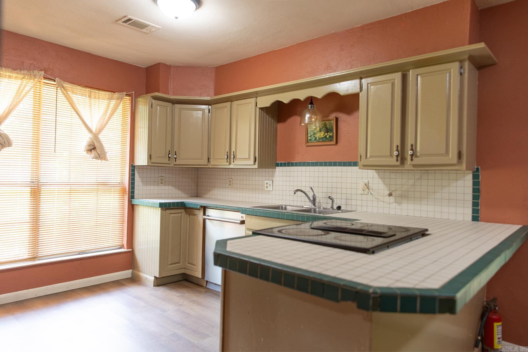 49 S Chinkapin Drive Property Photo 8