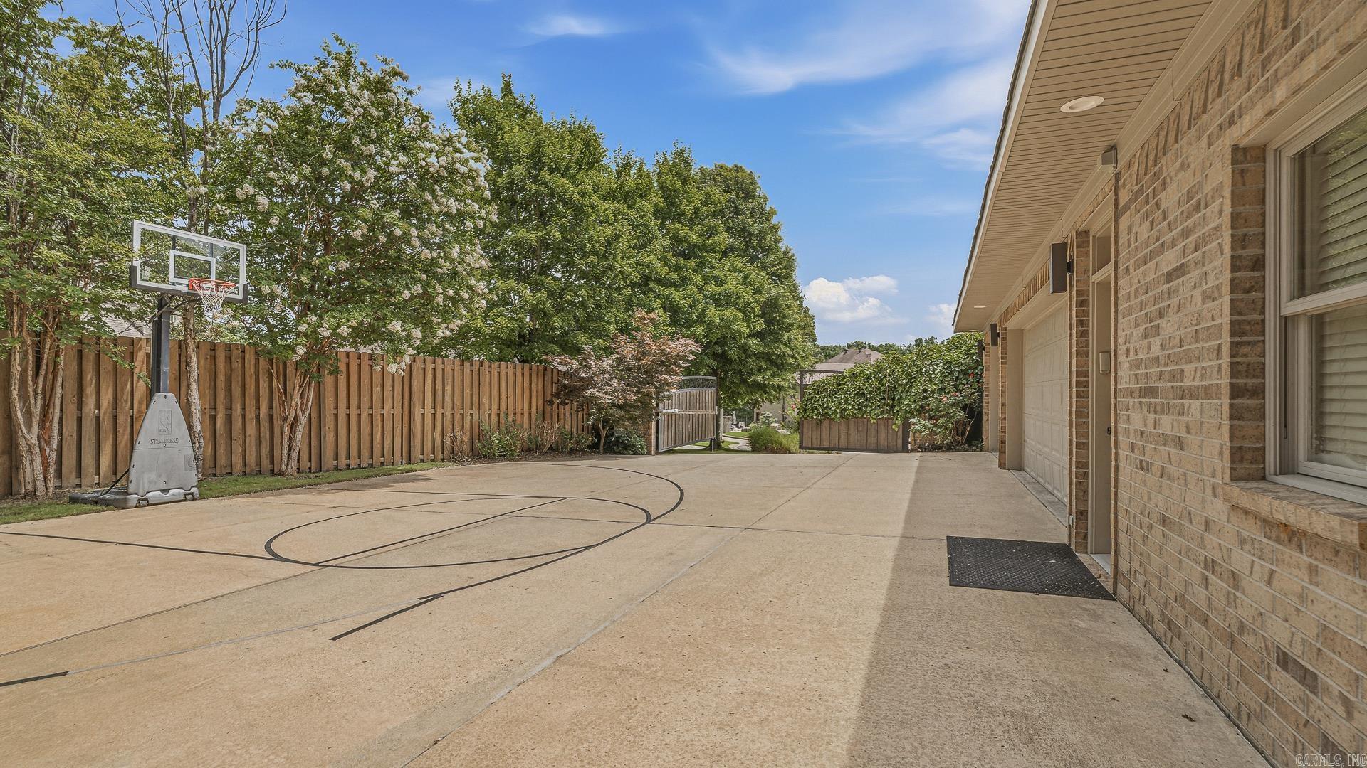 2321 Grand Oaks Cove Property Photo 43