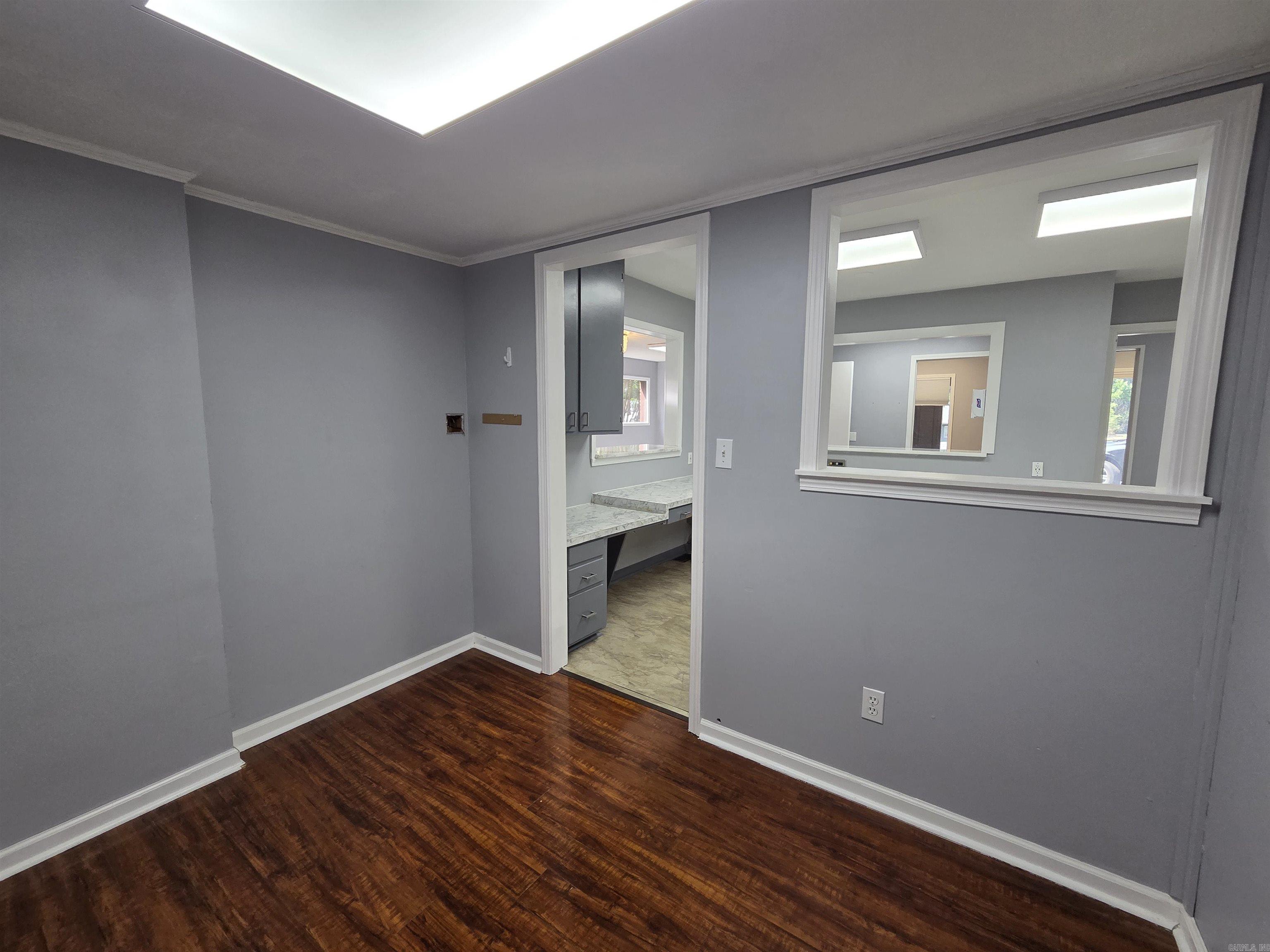 3006 E Kiehl Avenue Property Photo 9