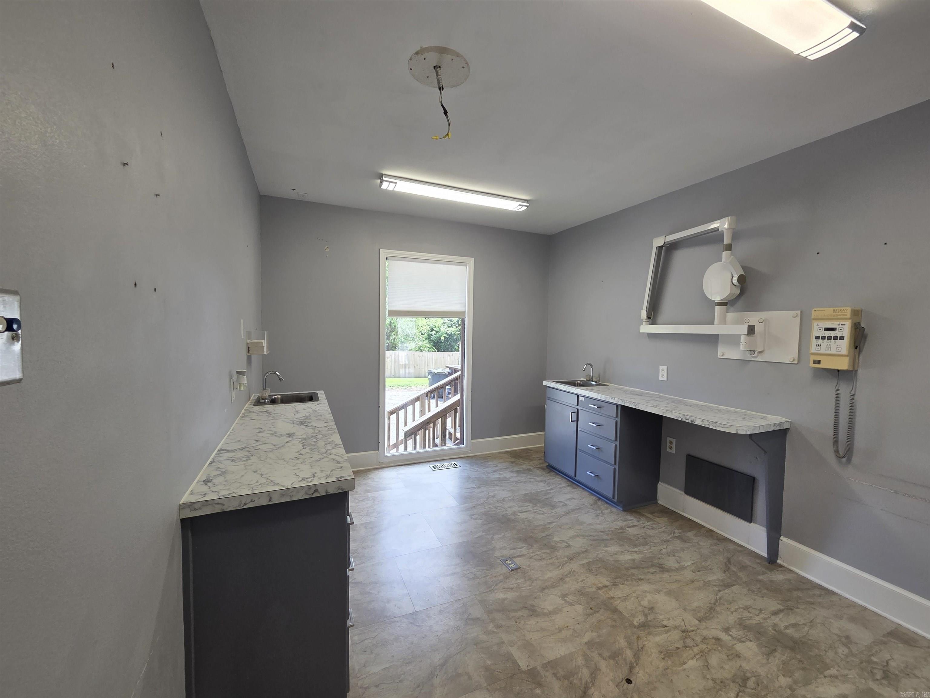 3006 E Kiehl Avenue Property Photo 15