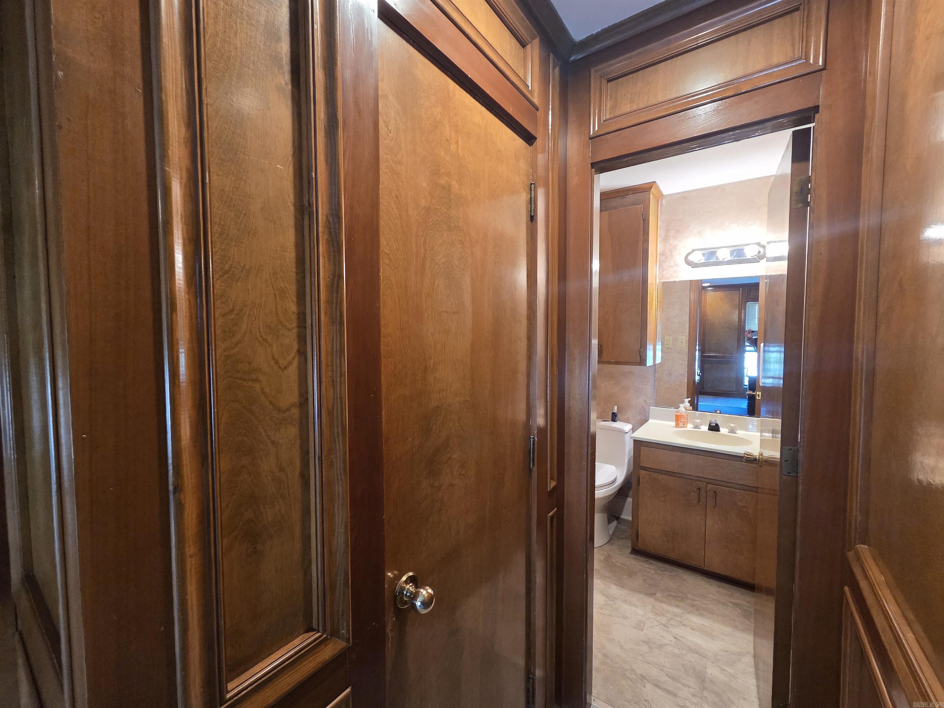 3006 E Kiehl Avenue Property Photo 24