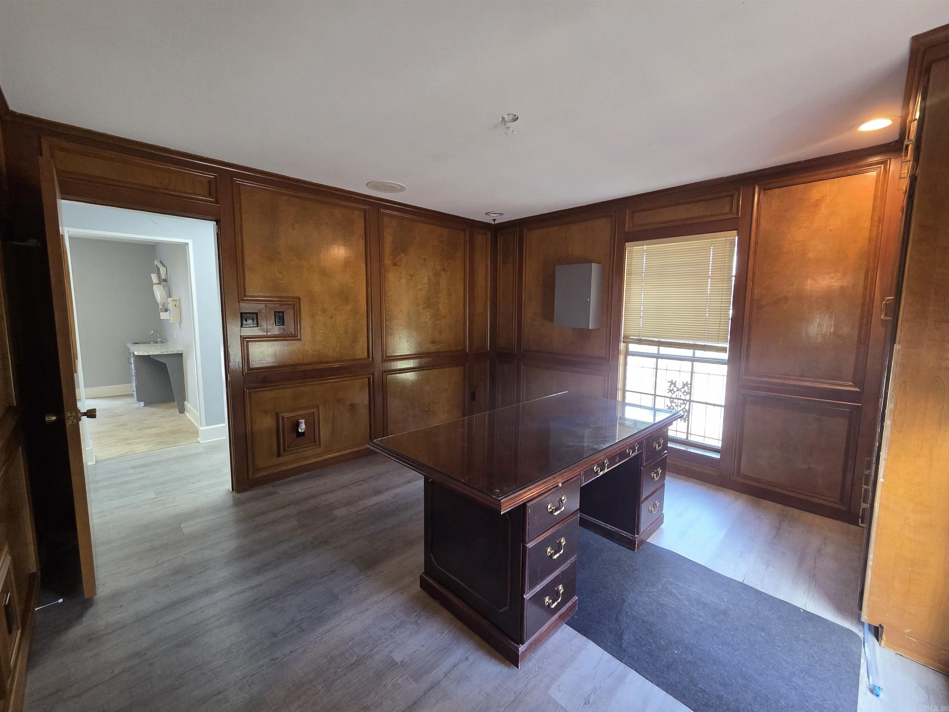 3006 E Kiehl Avenue Property Photo 25