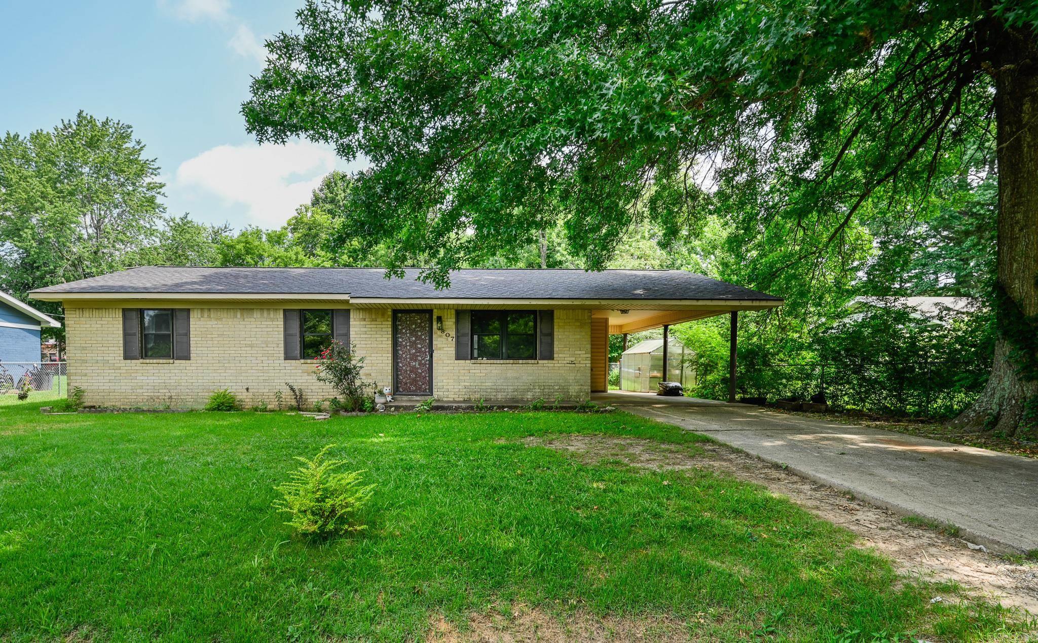 1807 Lena Property Photo 1