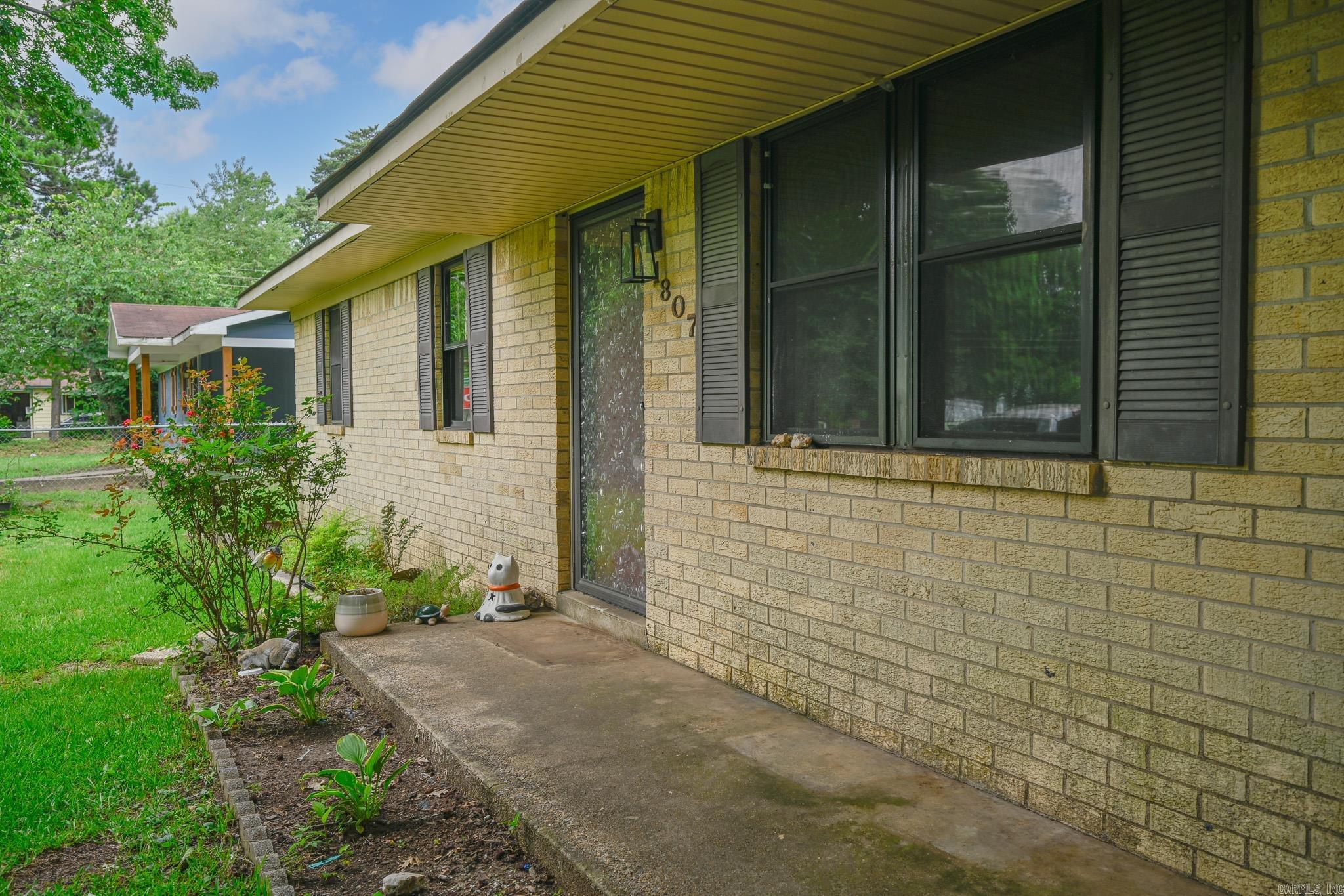 1807 Lena Property Photo 2