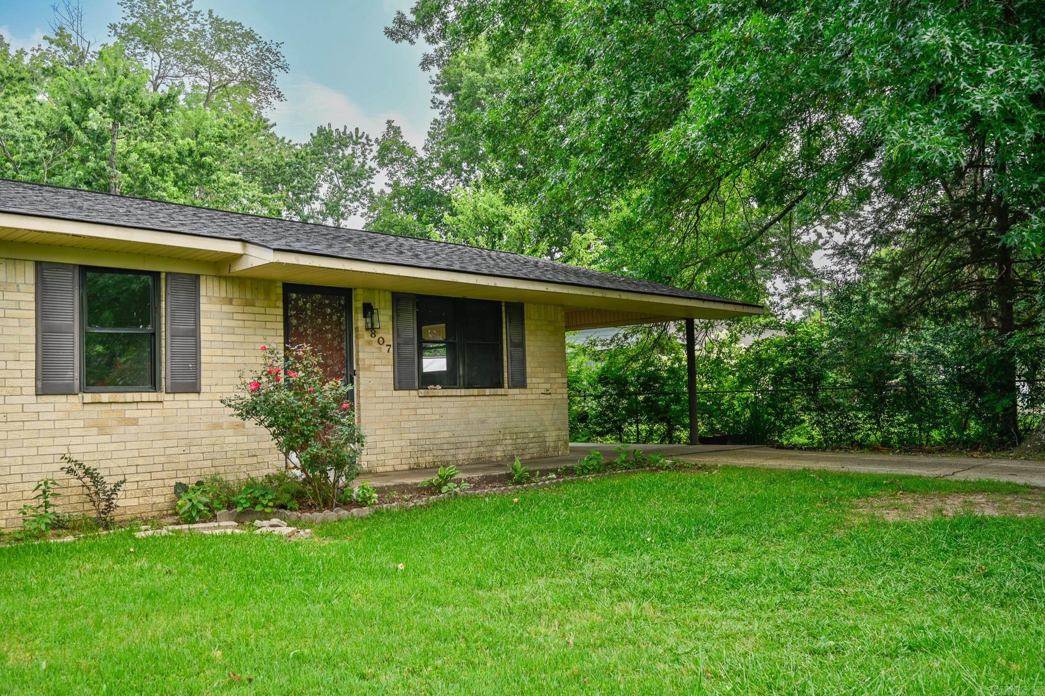 1807 Lena Property Photo 3