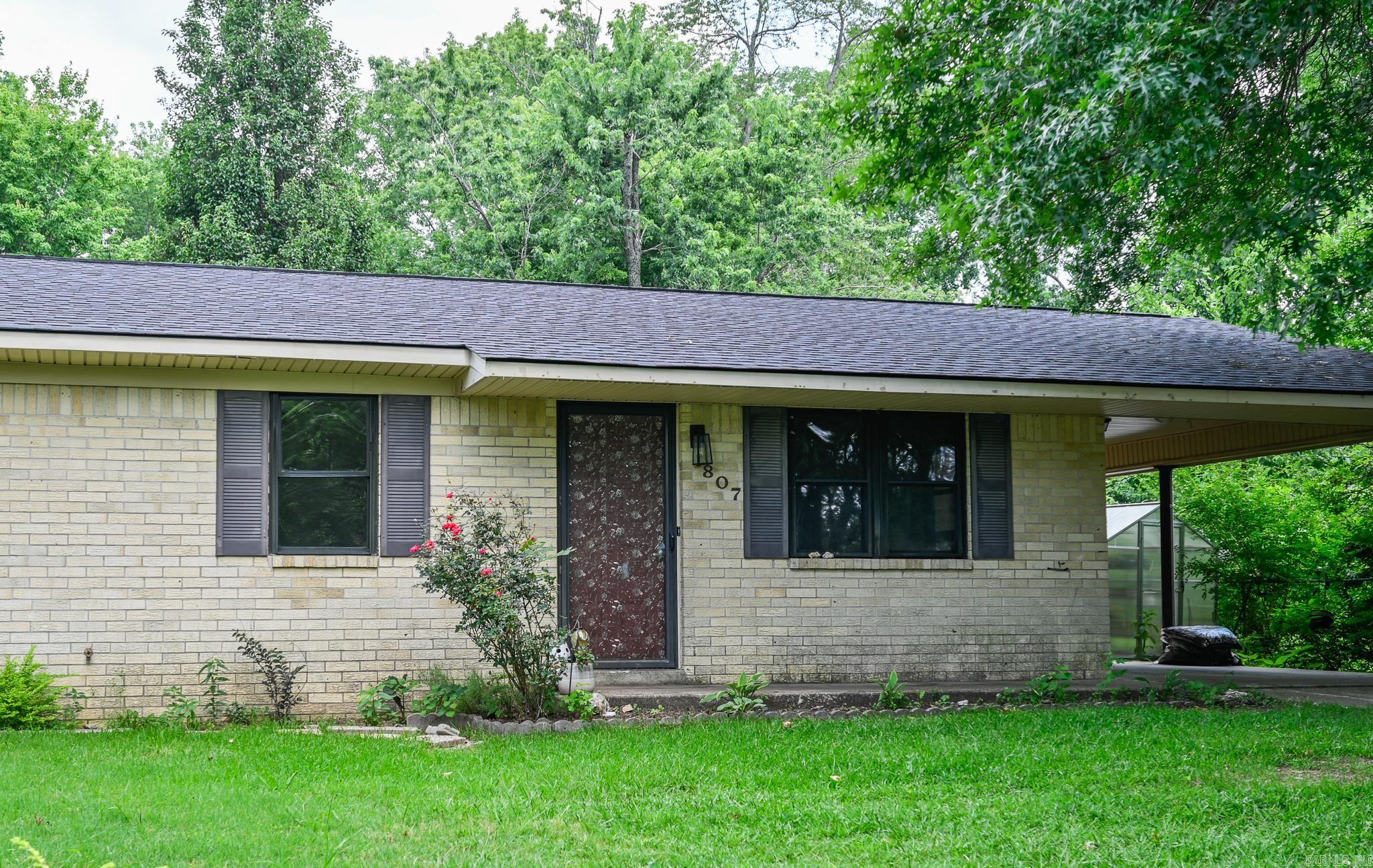 1807 Lena Property Photo 5