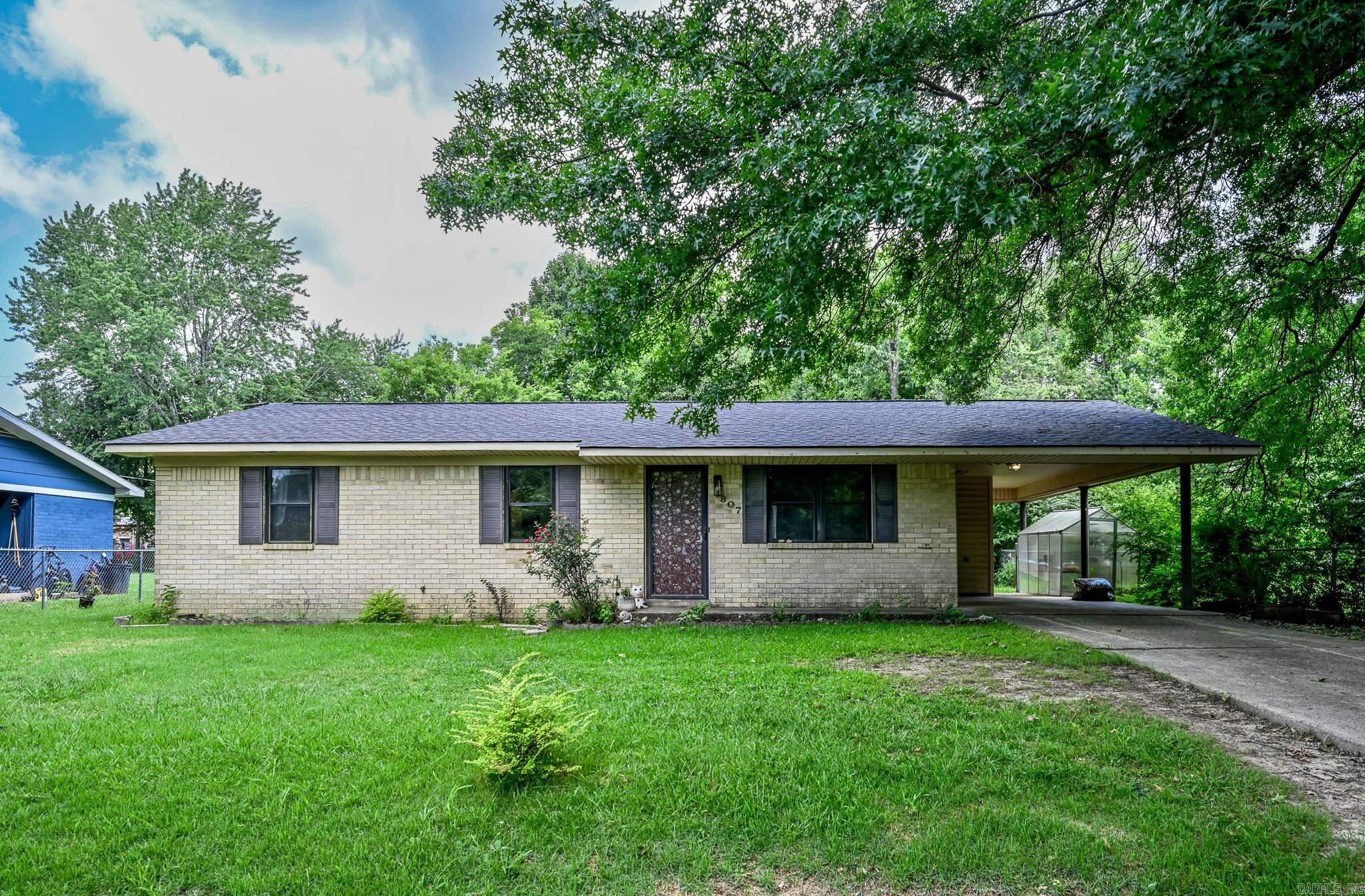 1807 Lena Property Photo 8