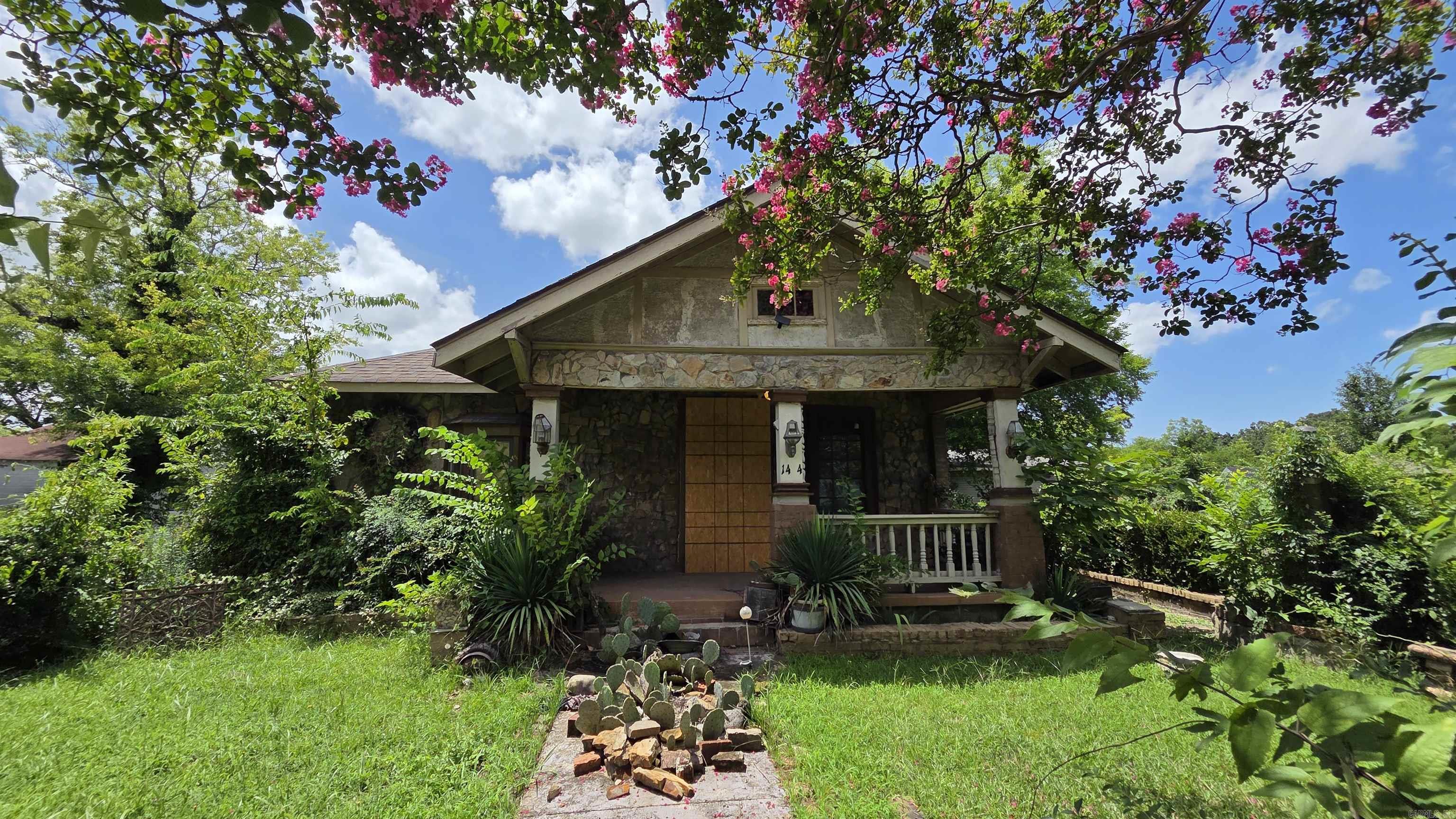 1424 Booker Street Property Photo 1