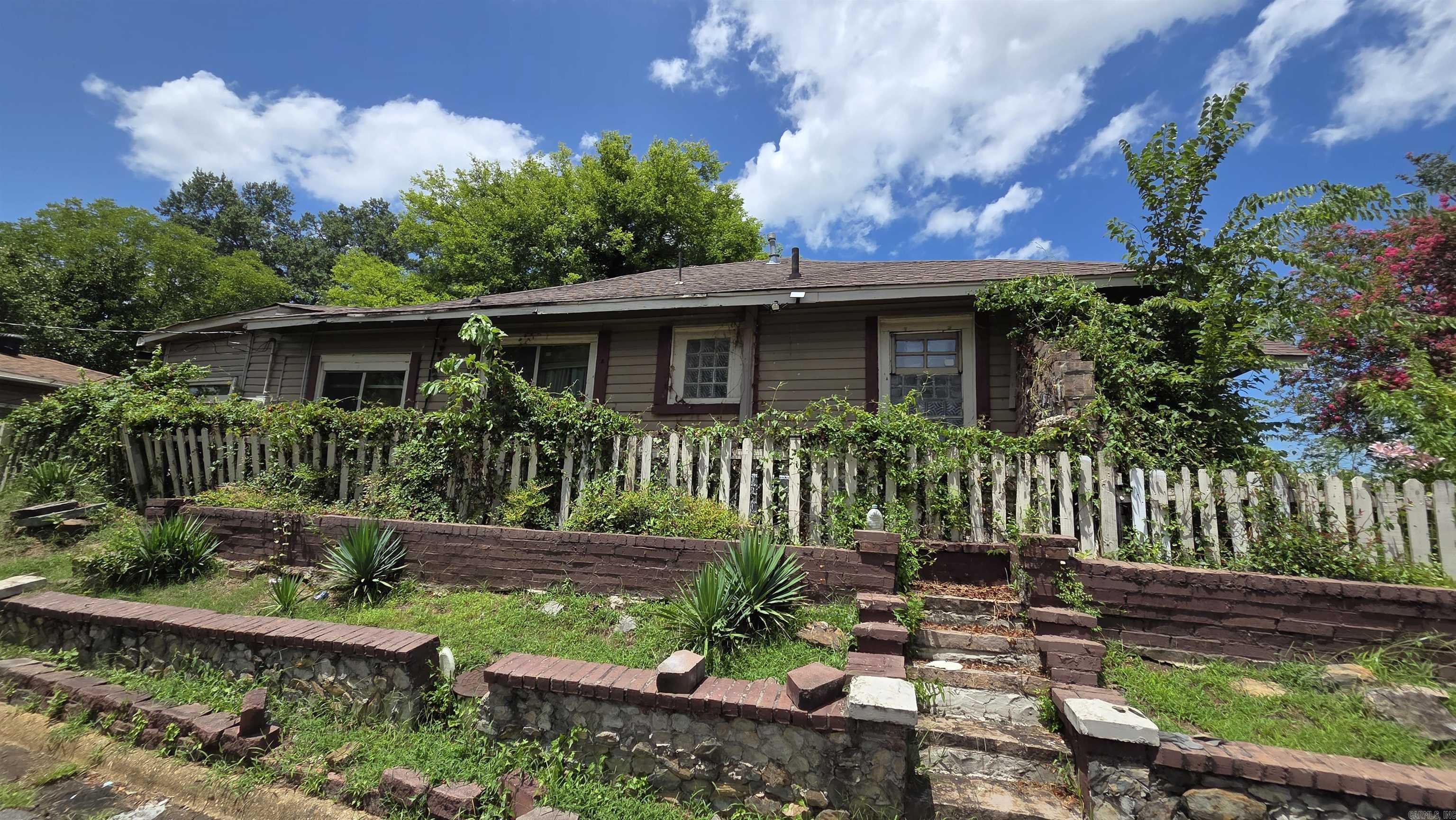 1424 Booker Street Property Photo 4