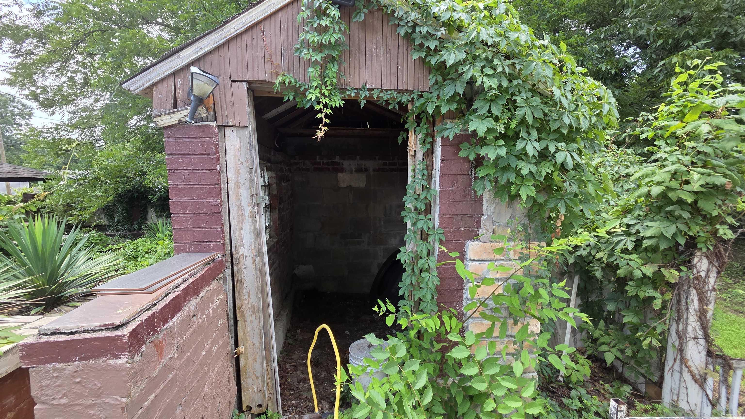 1424 Booker Street Property Photo 8