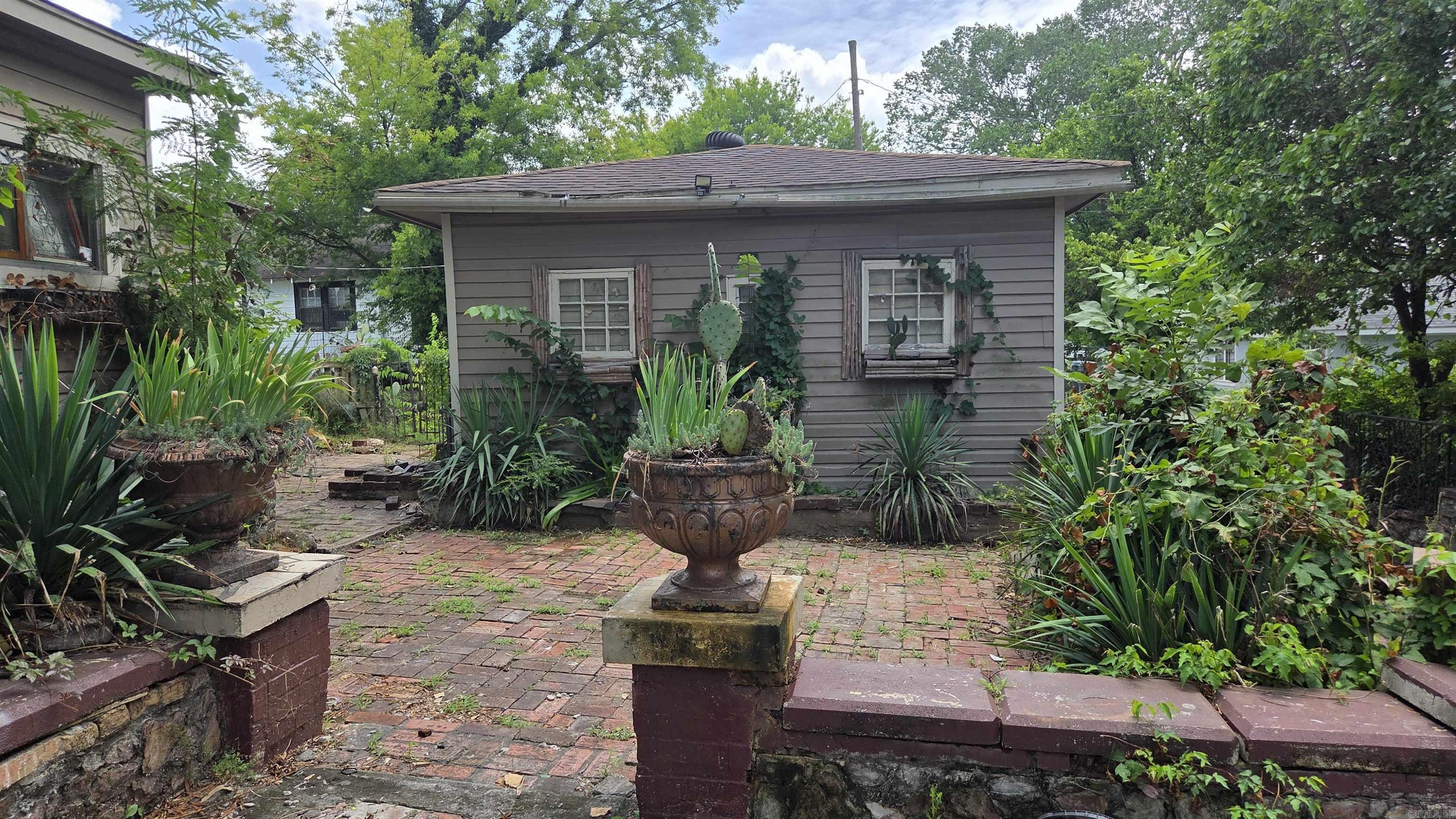 1424 Booker Street Property Photo 9