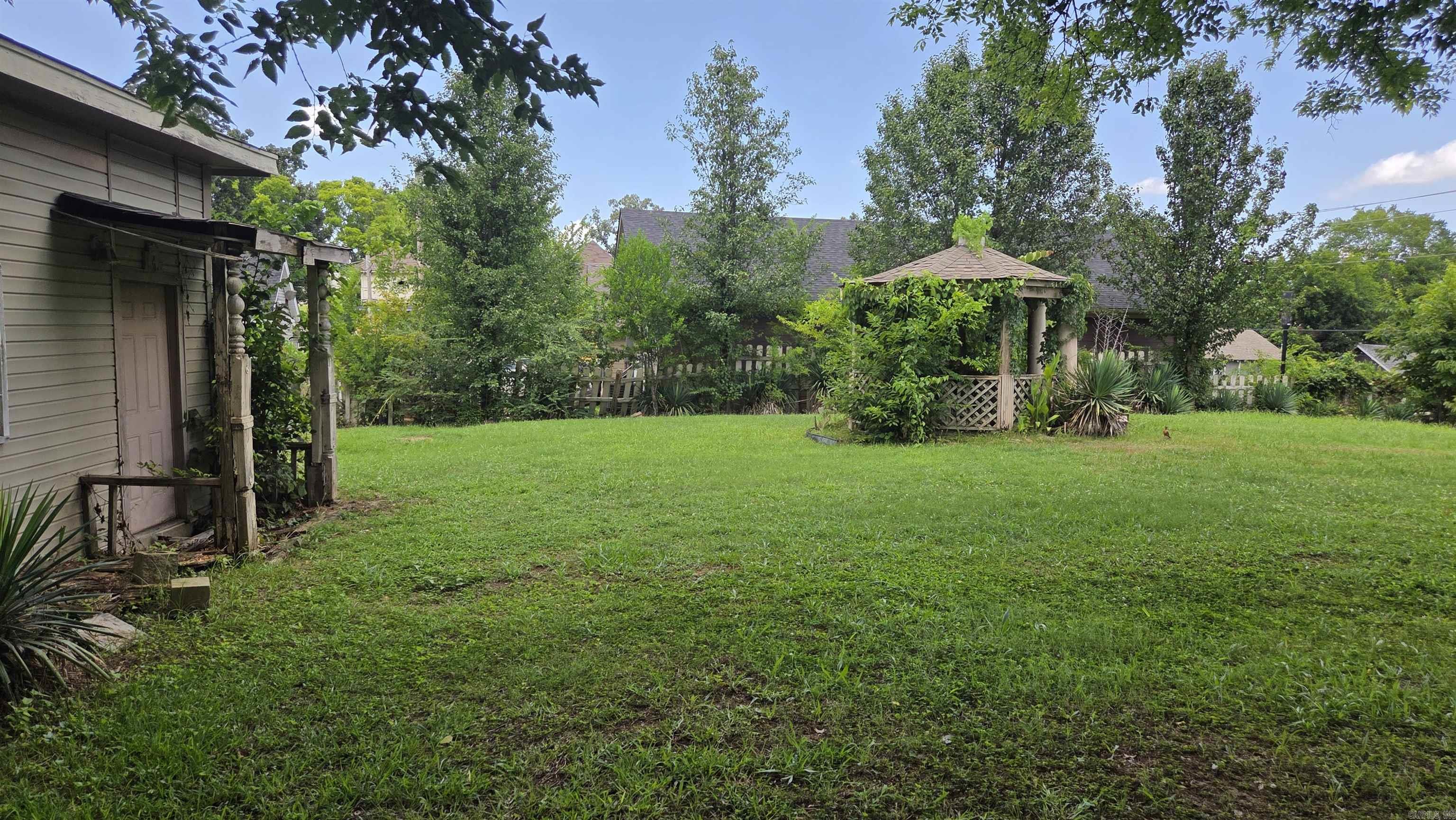 1424 Booker Street Property Photo 10