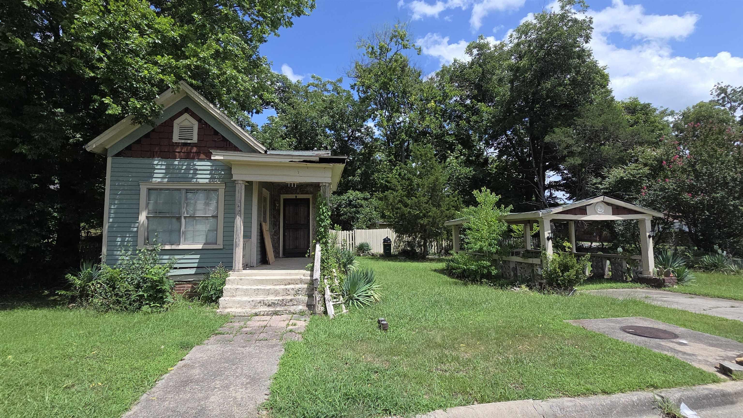 1421 Maple Street Property Photo 2