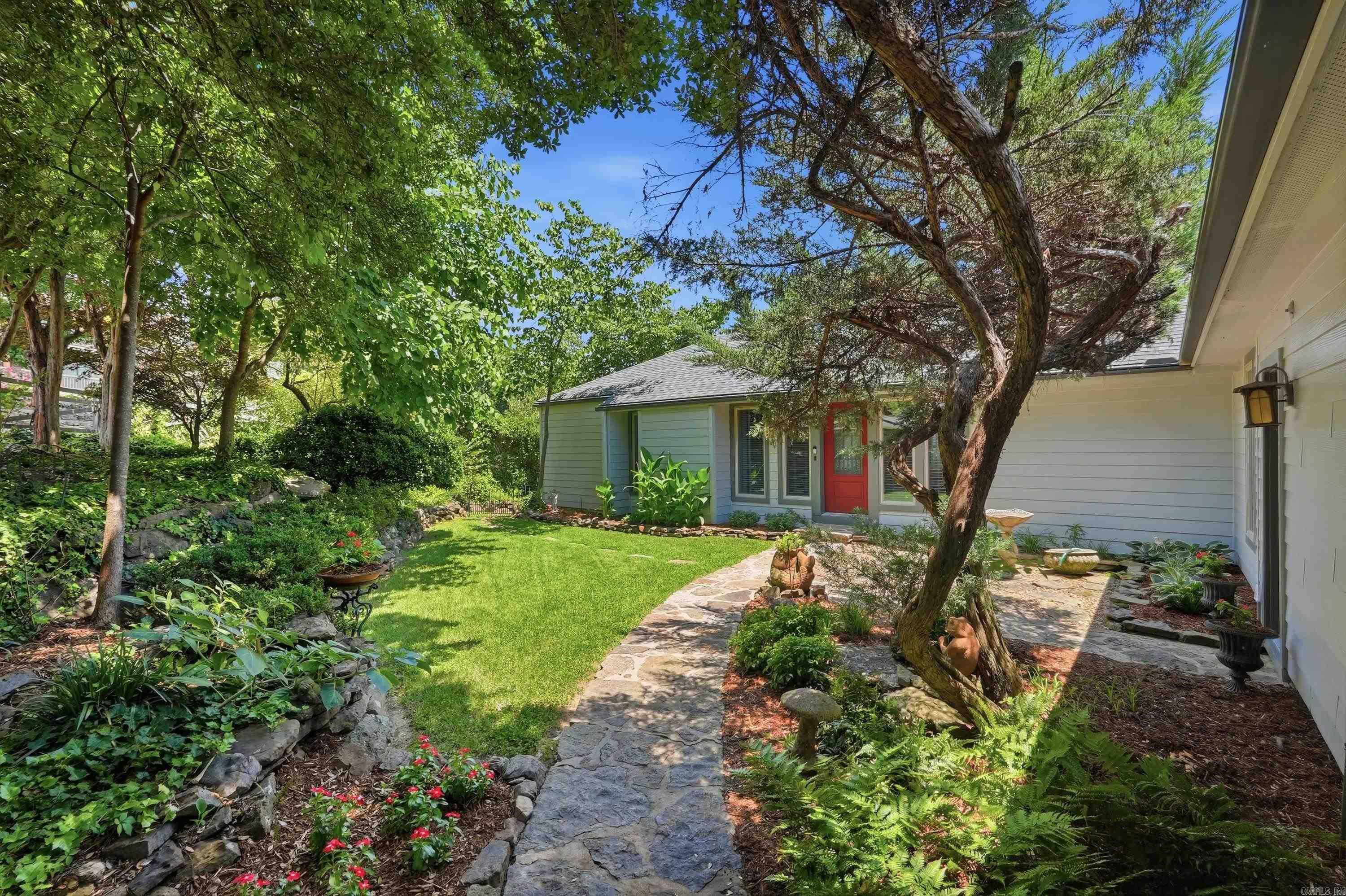 147 Chelsea Ct Property Photo 3