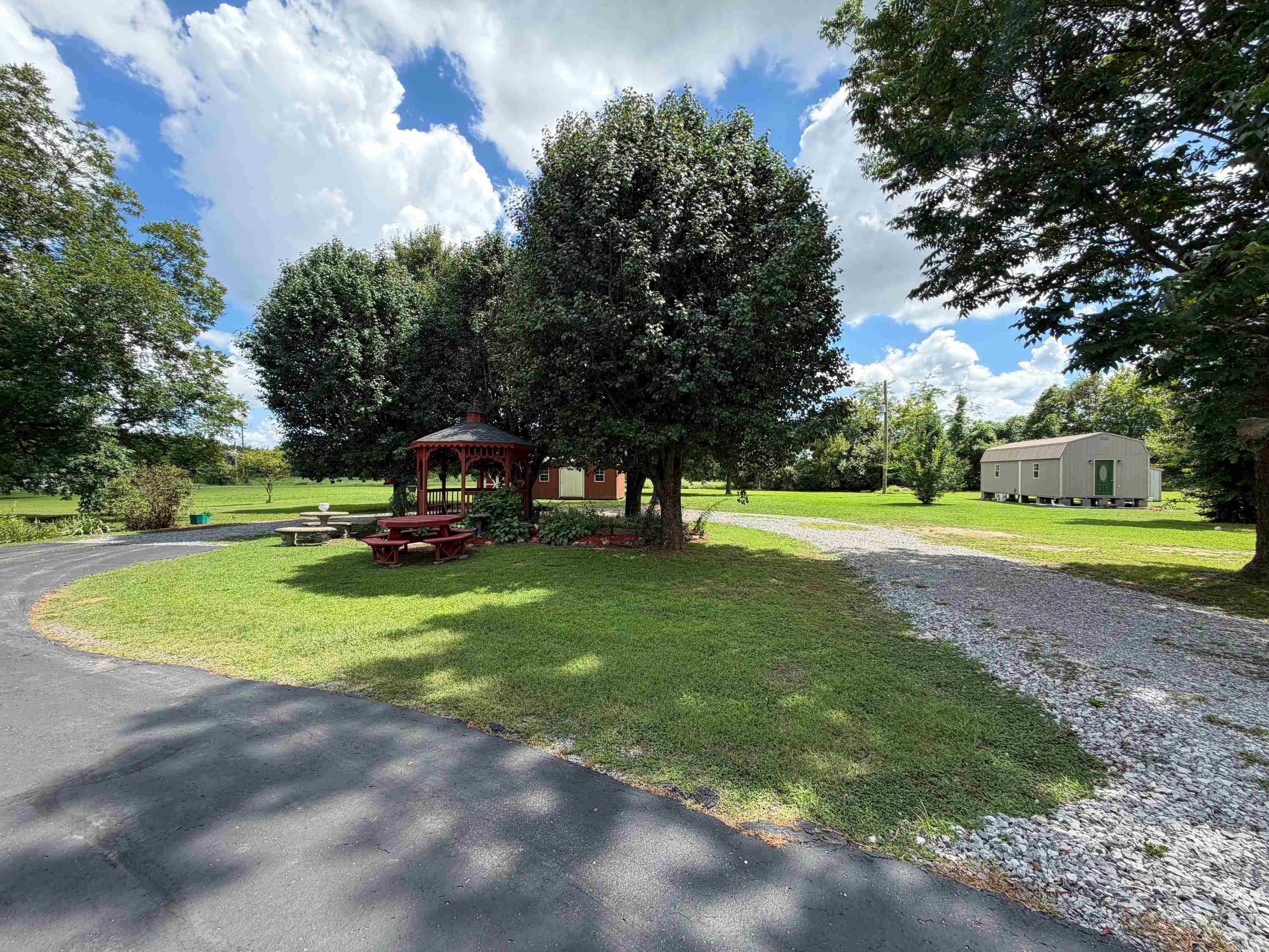 731 E Center Property Photo 4